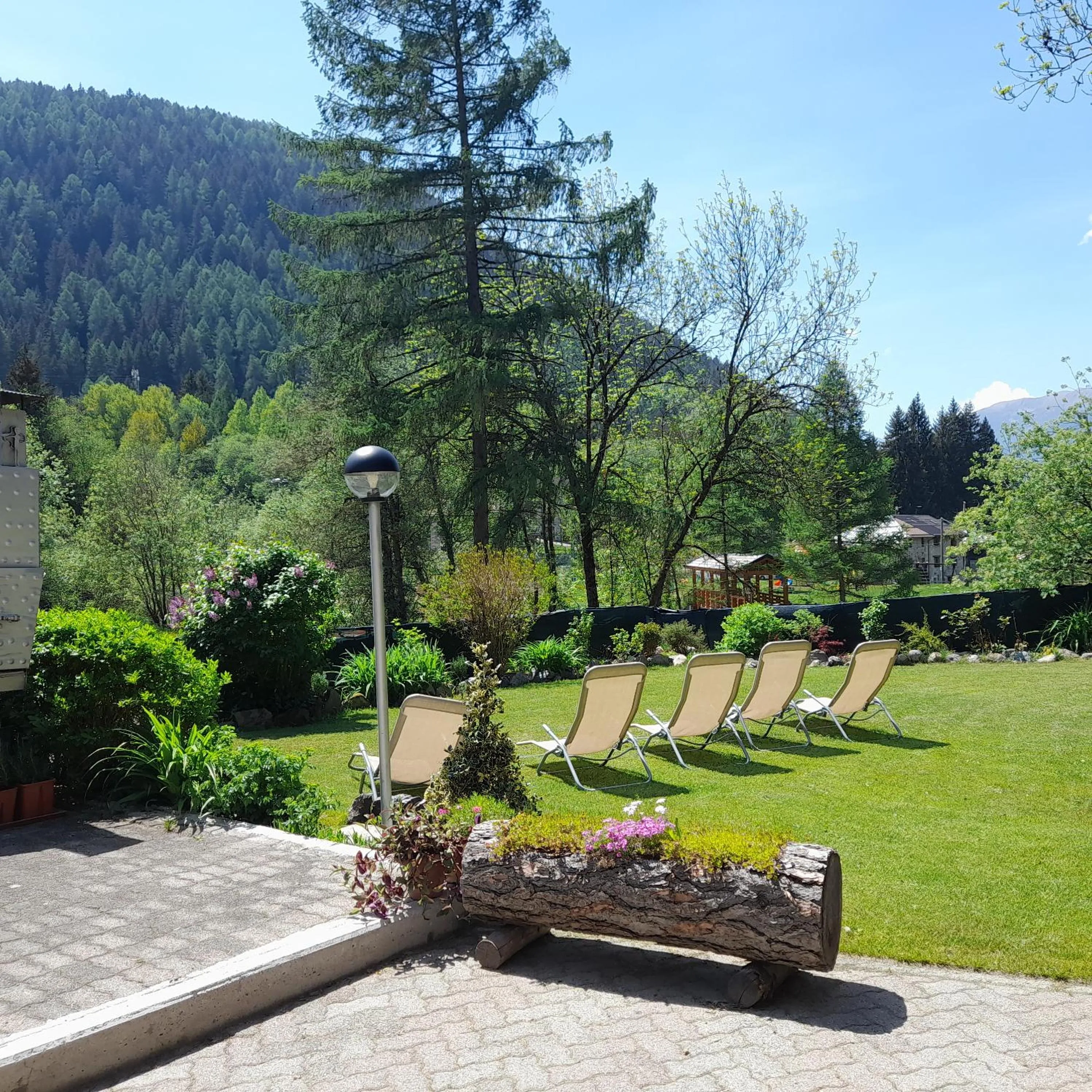 Garden in Soggiorno Vacanze Stella Alpina