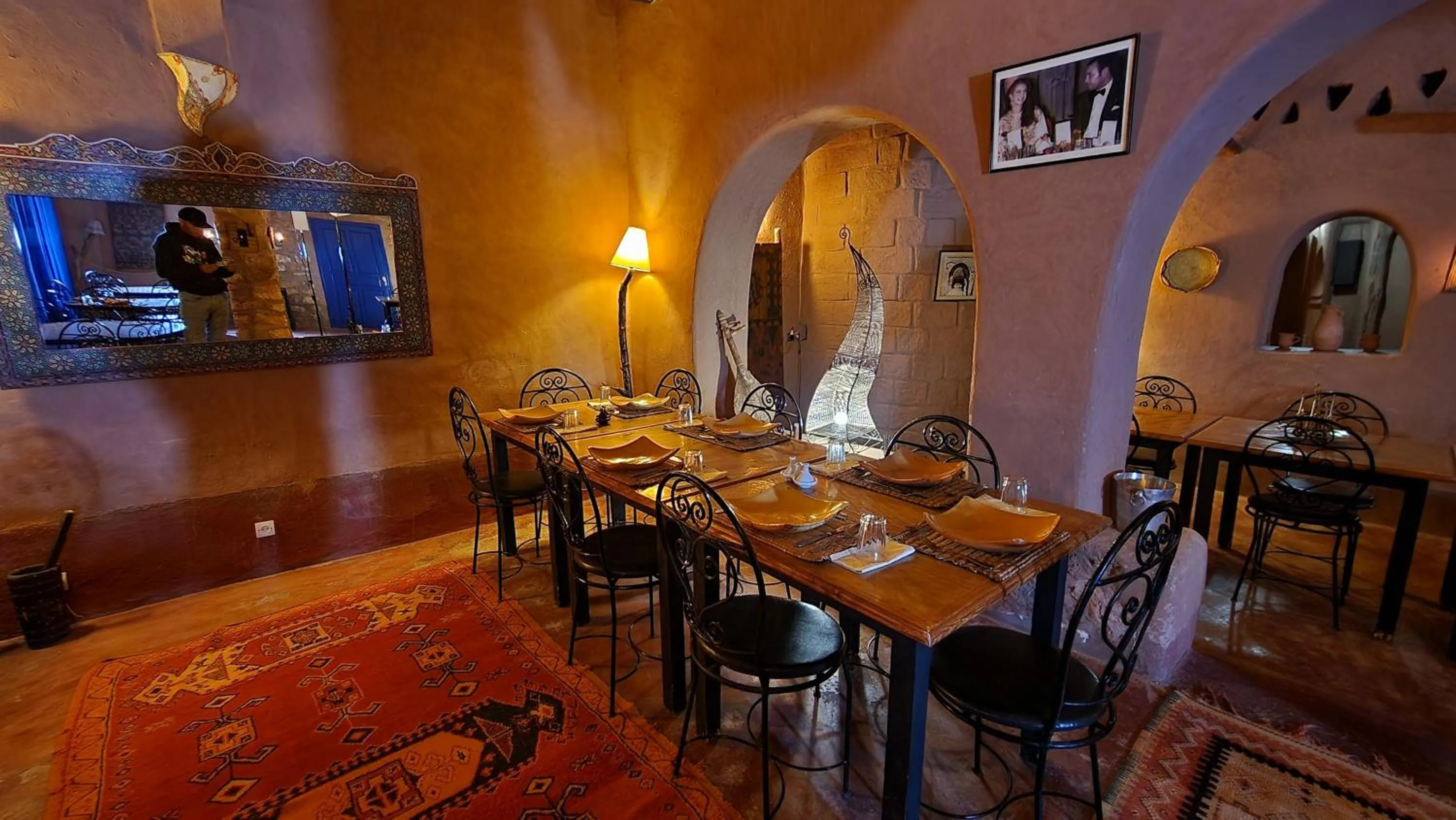 Restaurant/places to eat in Dar Mouna