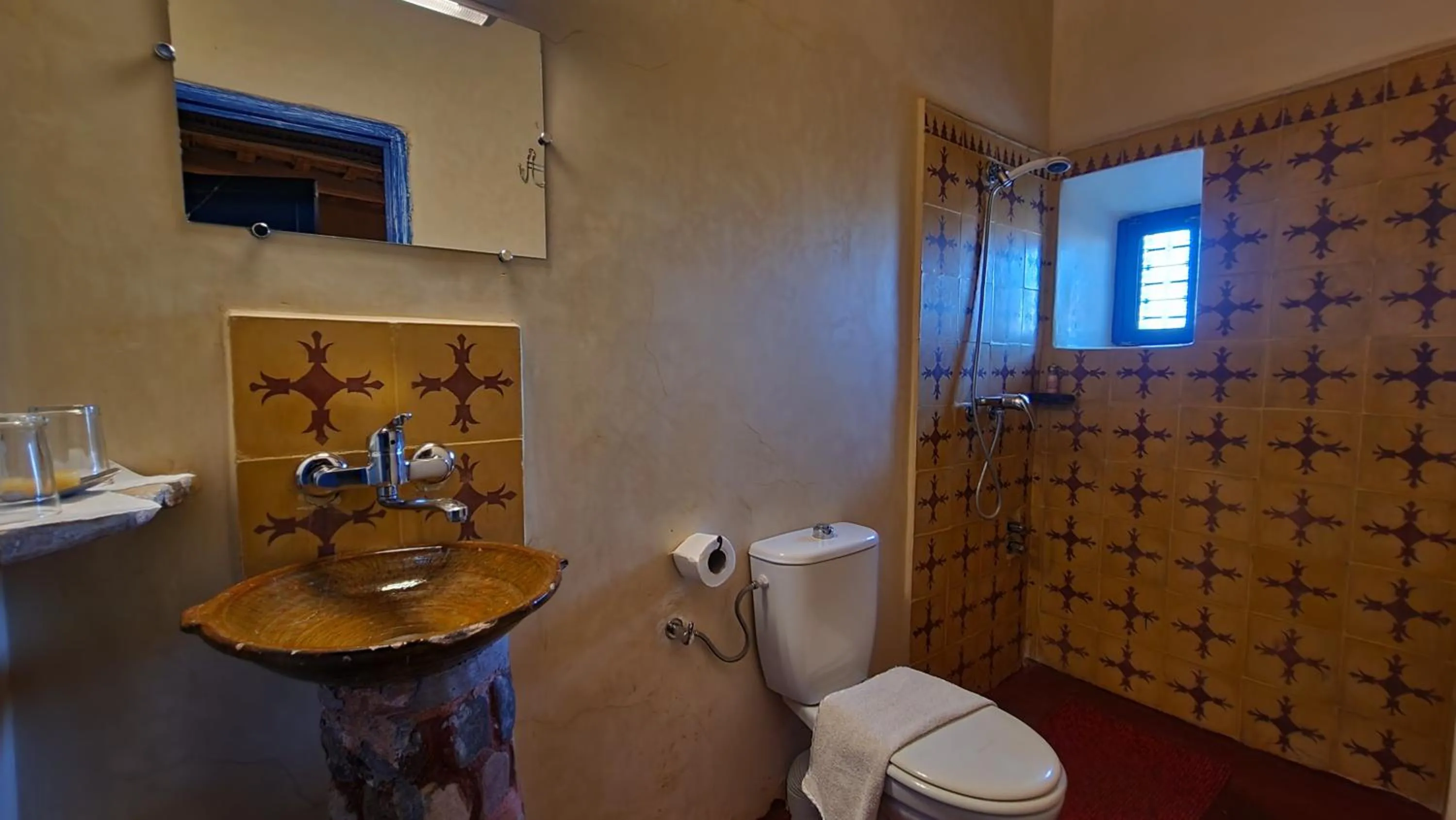 Shower in Dar Mouna