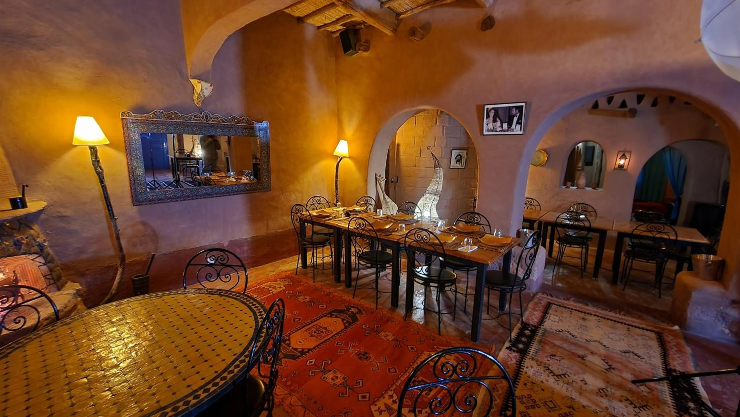 Restaurant/places to eat in Dar Mouna