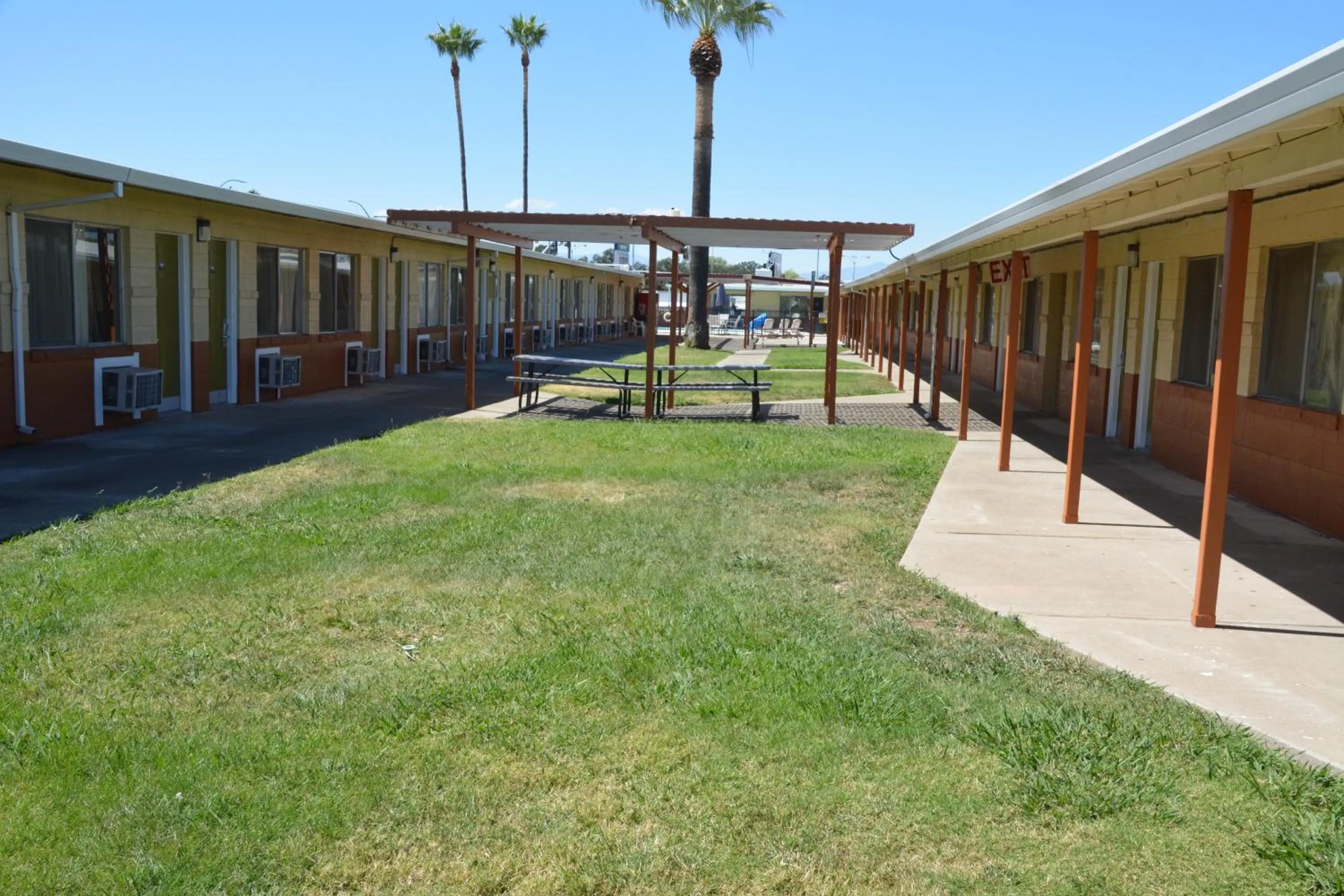 Area and facilities in Gateway Inn