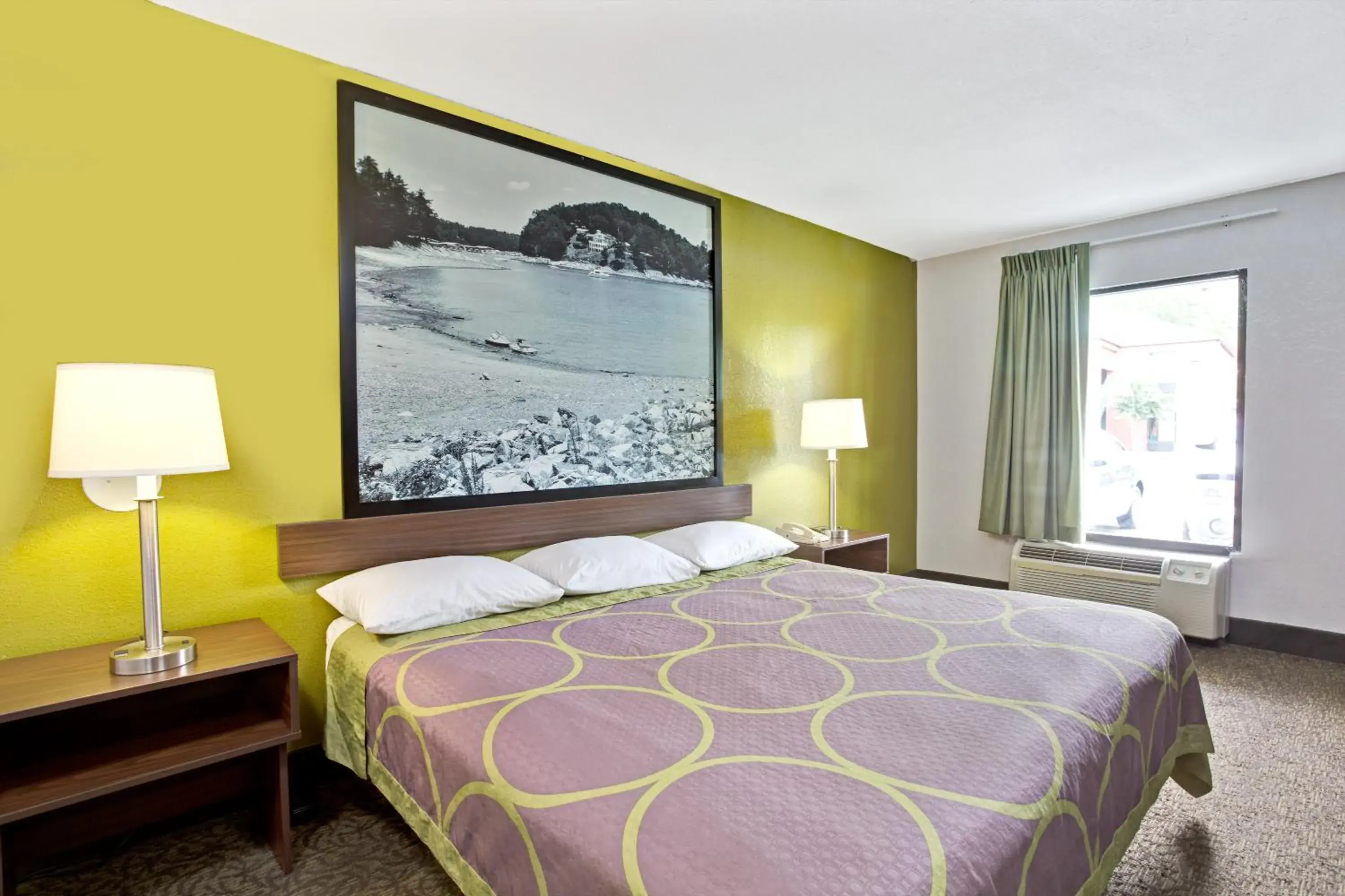 King Room - Mobility Access/Non-Smoking in Super 8 by Wyndham Gainesville King Room - Mobility Access/Non-Smoking in Super 8 by Wyndham Gainesville