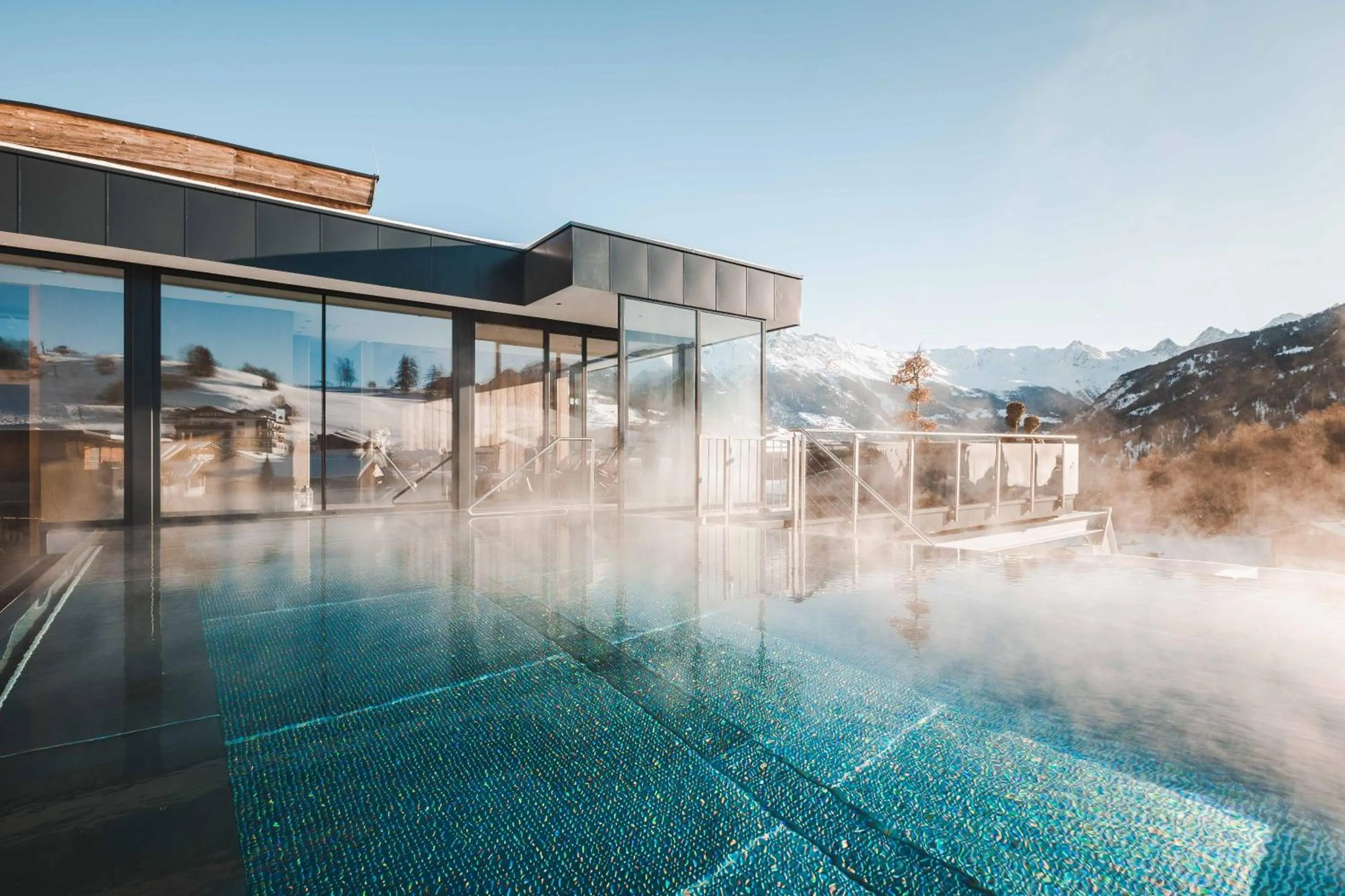 Swimming pool in Alpine Resort Goies Superior