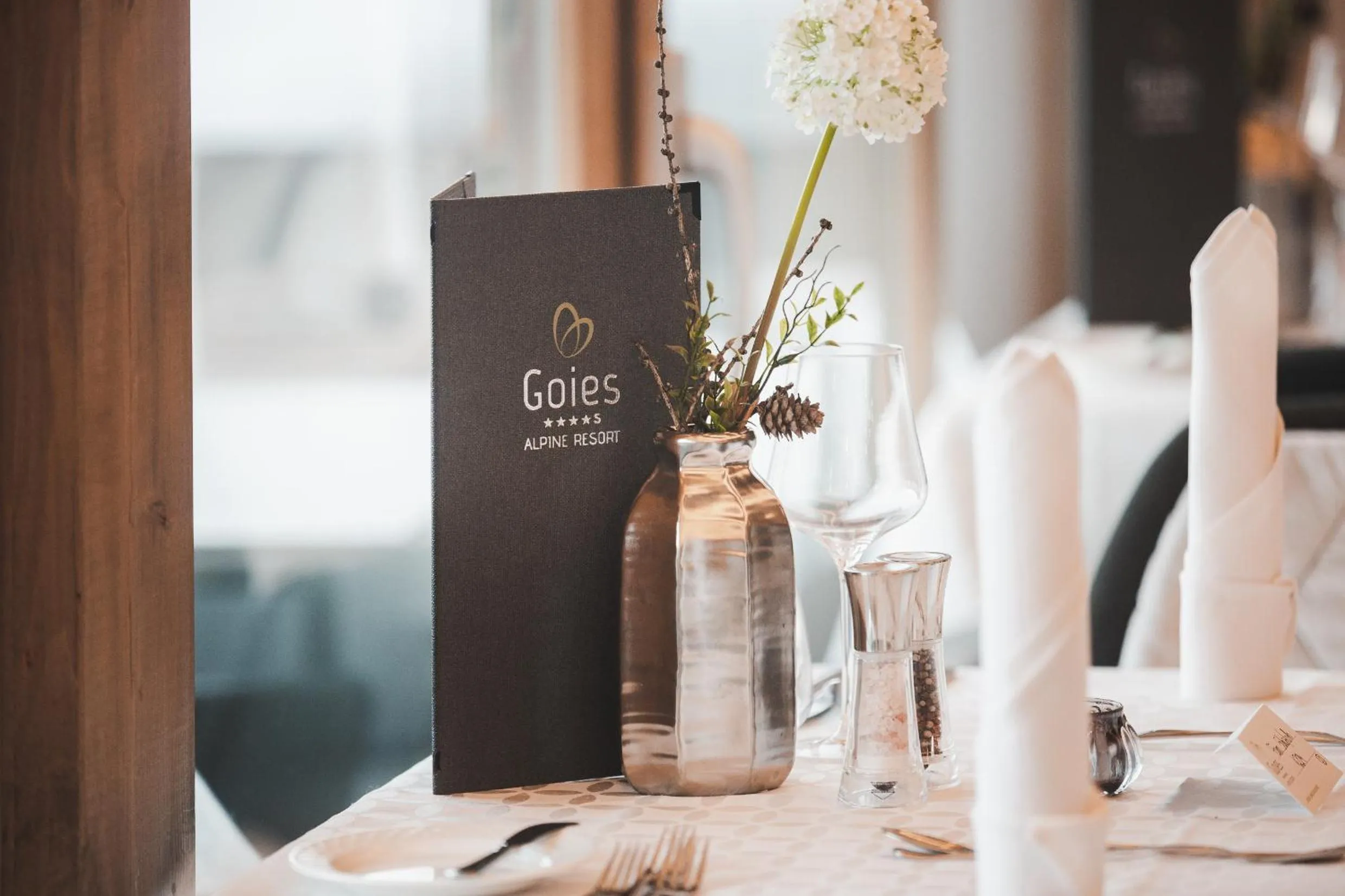 Restaurant/places to eat in Alpine Resort Goies Superior