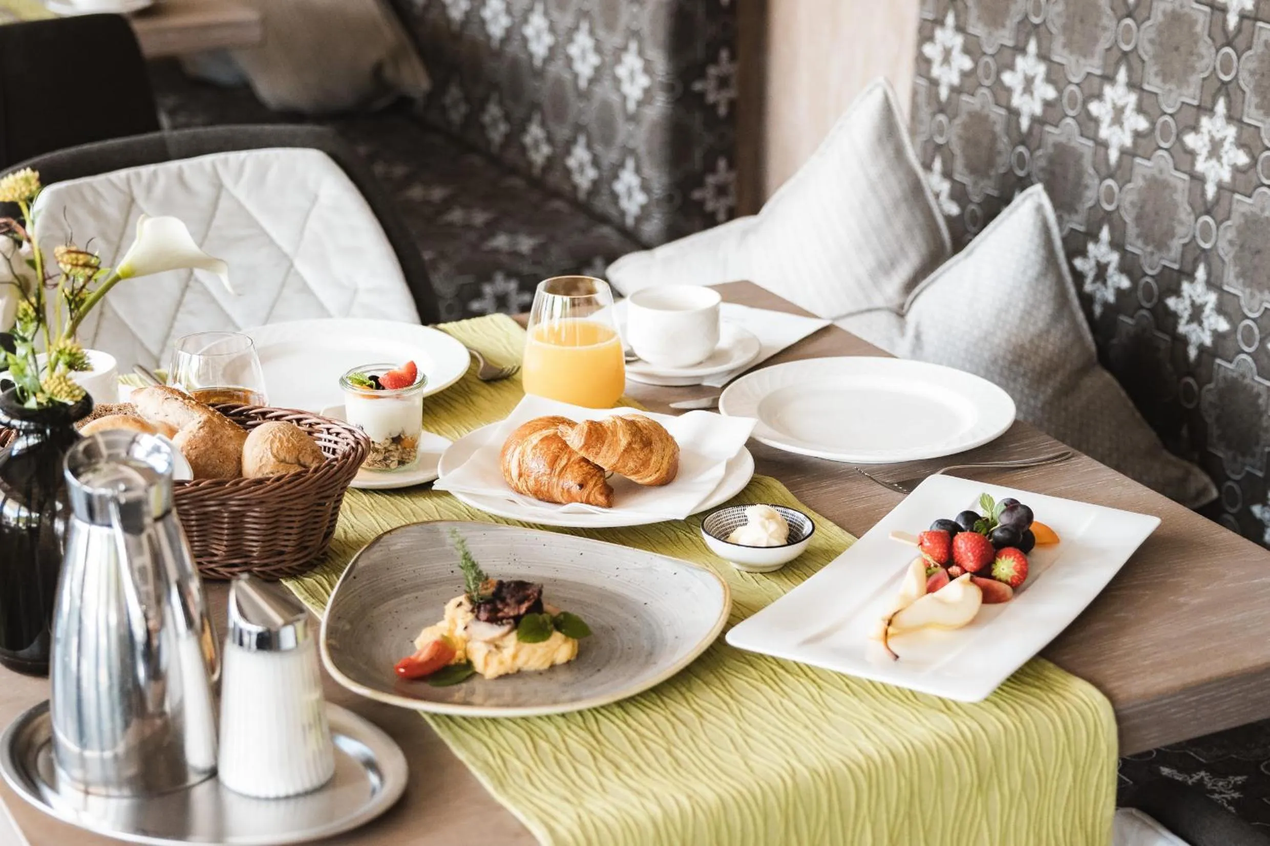 Breakfast in Alpine Resort Goies Superior