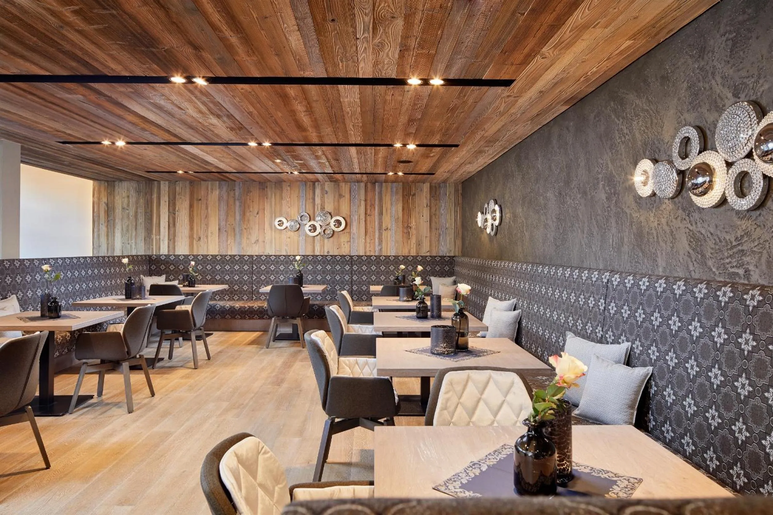 Restaurant/places to eat in Alpine Resort Goies Superior