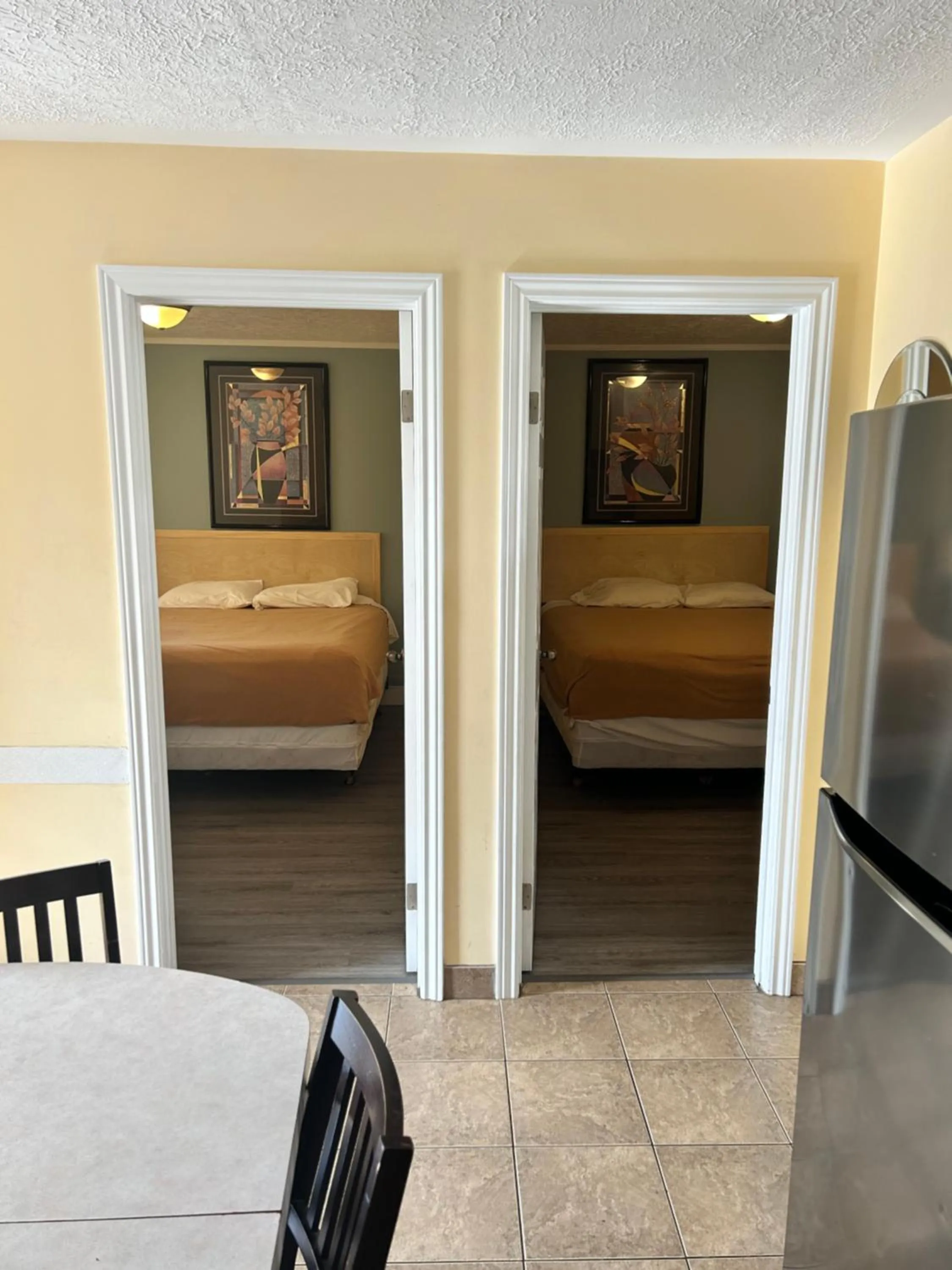 Bedroom, Bed in Sunparlor Motel