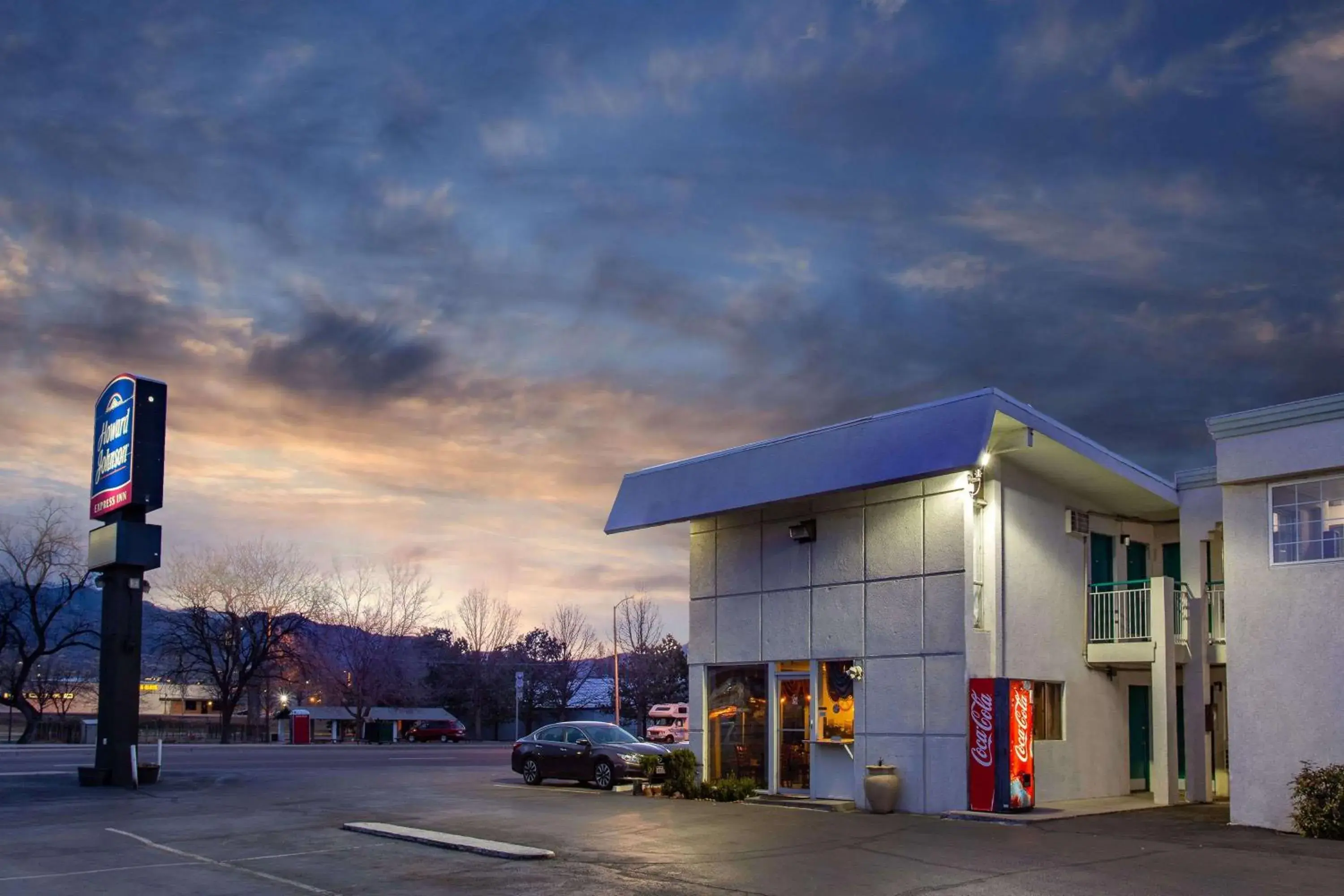 Property building in Howard Johnson by Wyndham Colorado Springs Property building in Howard Johnson by Wyndham Colorado Springs