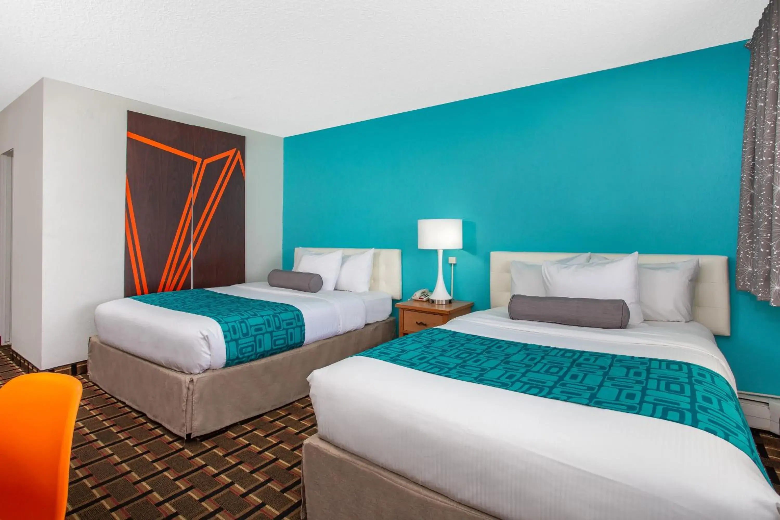 Double Room with Two Double Beds - Smoking in Howard Johnson by Wyndham Colorado Springs Double Room with Two Double Beds - Smoking in Howard Johnson by Wyndham Colorado Springs