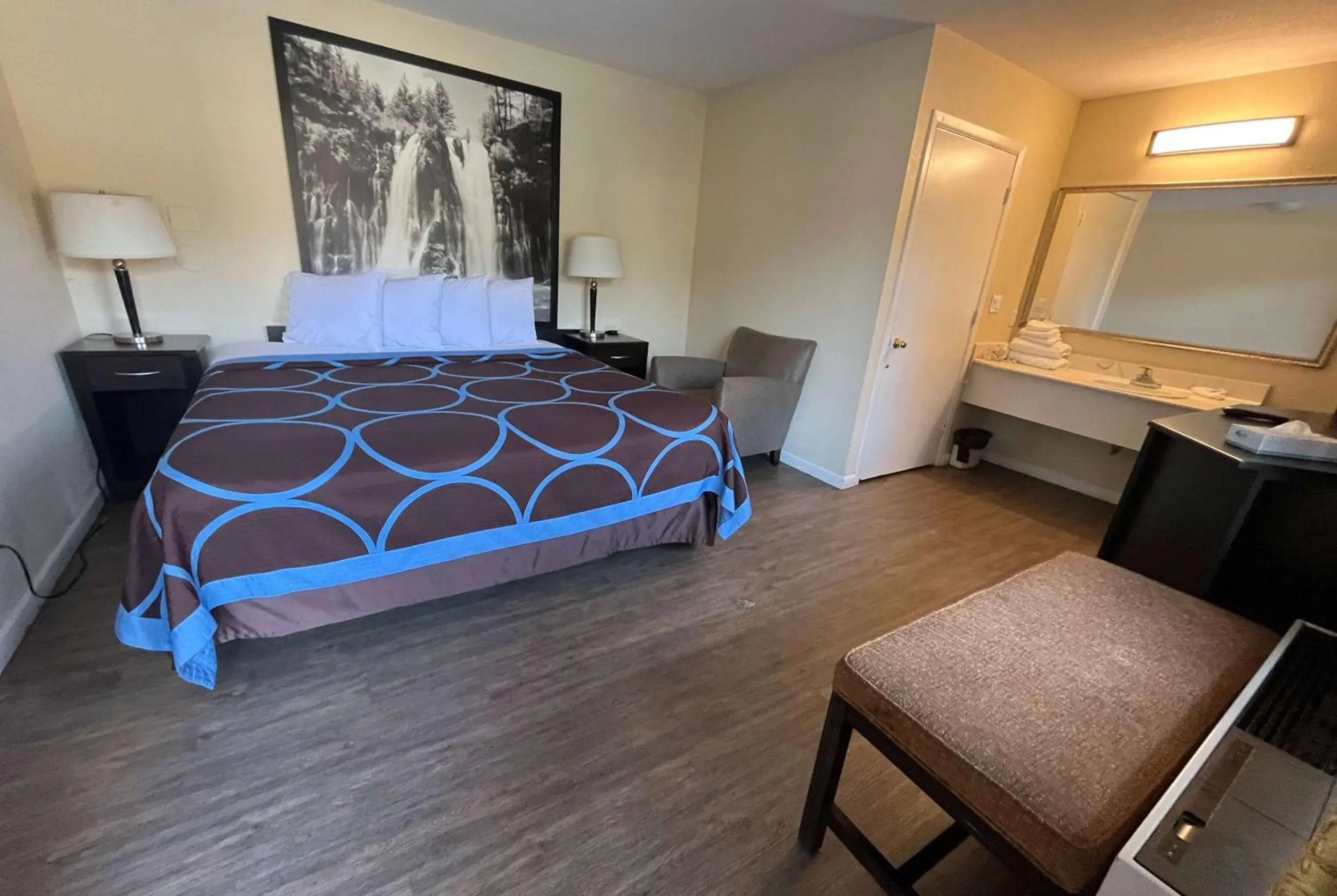 Bed in Super 8 by Wyndham Red Bluff Bed in Super 8 by Wyndham Red Bluff