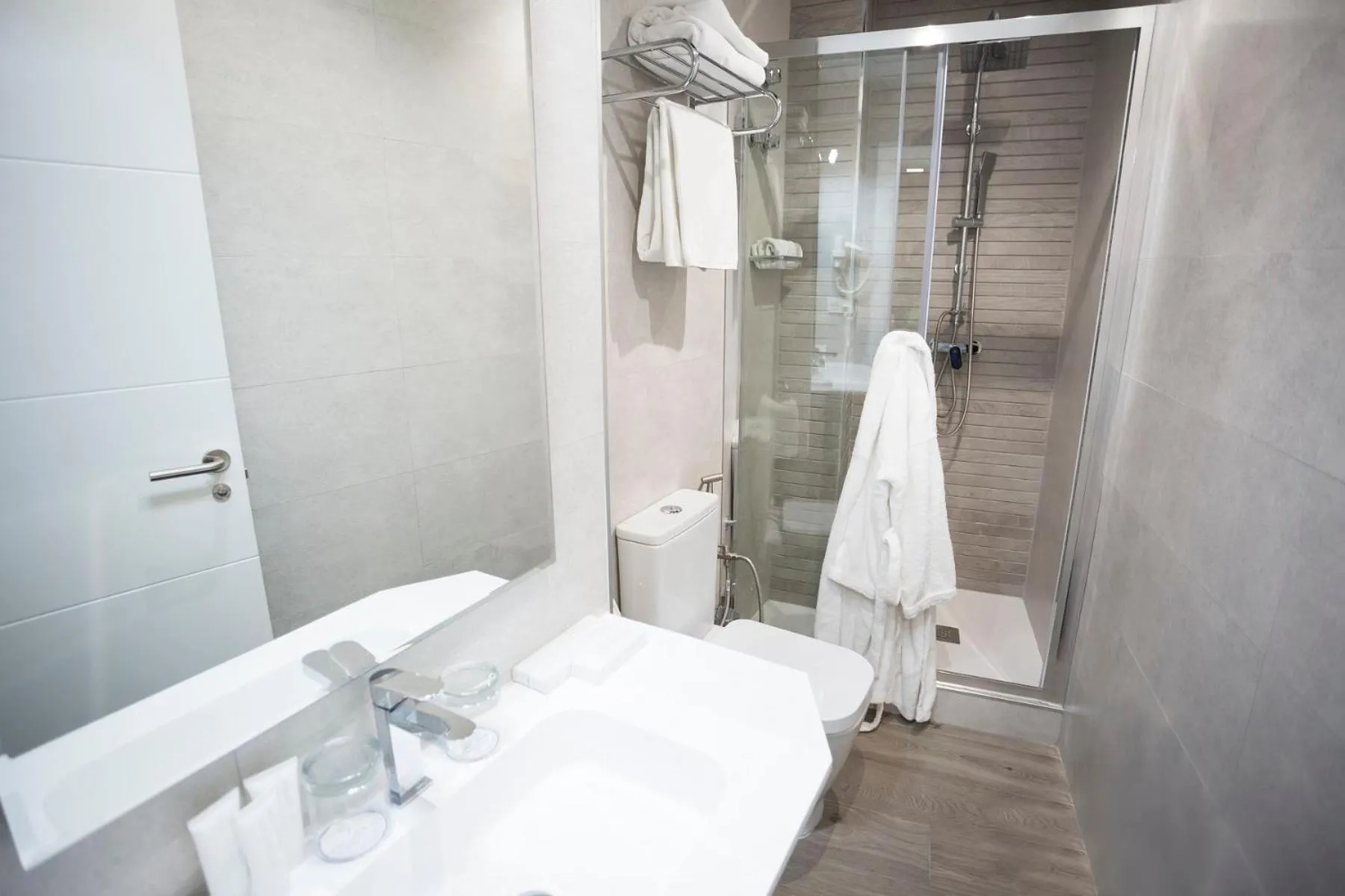 Shower in La Casa de la Trinidad Suites