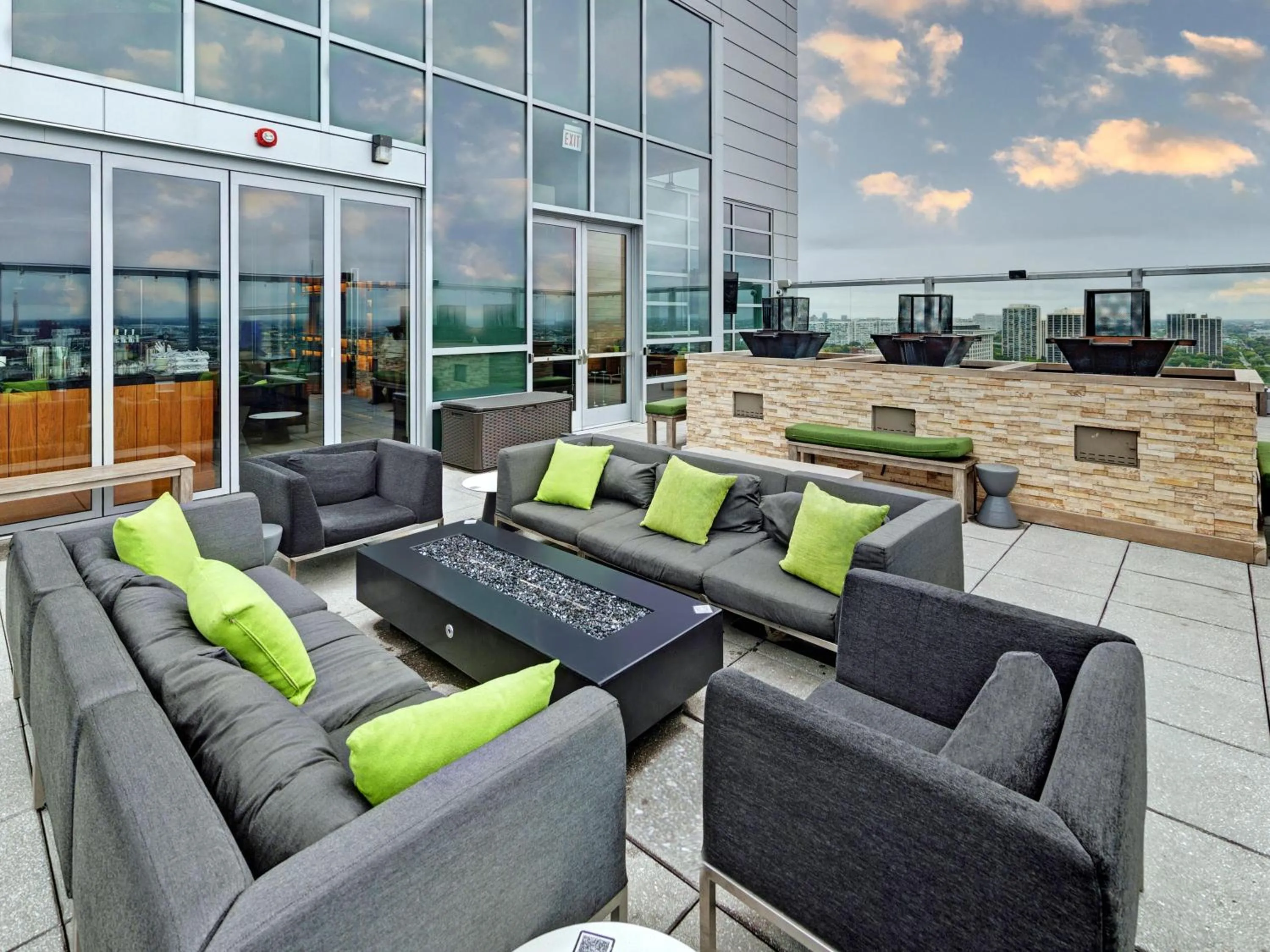 Patio in Hilton Garden Inn Chicago McCormick Place