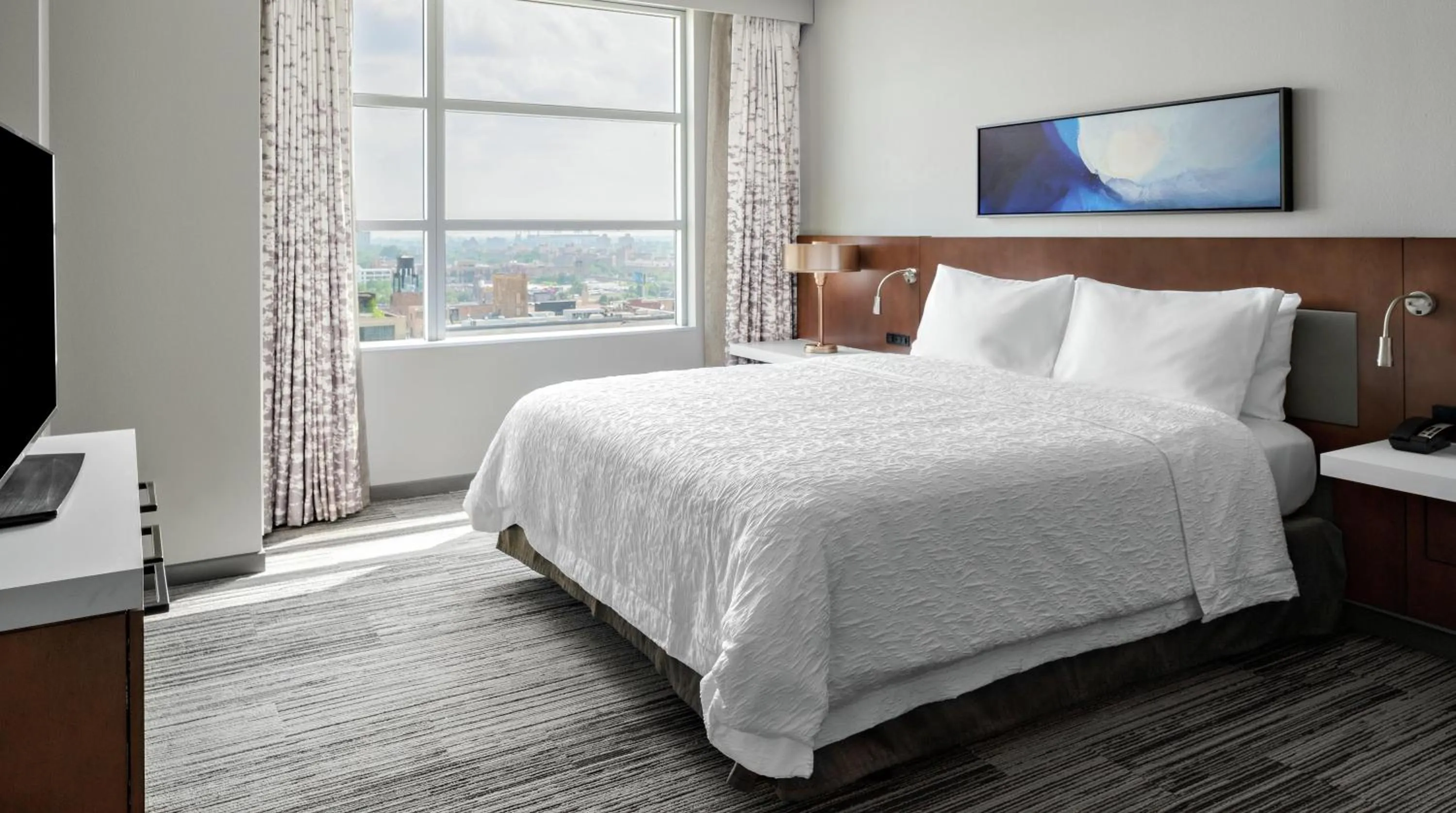 Bedroom, Bed in Hilton Garden Inn Chicago McCormick Place