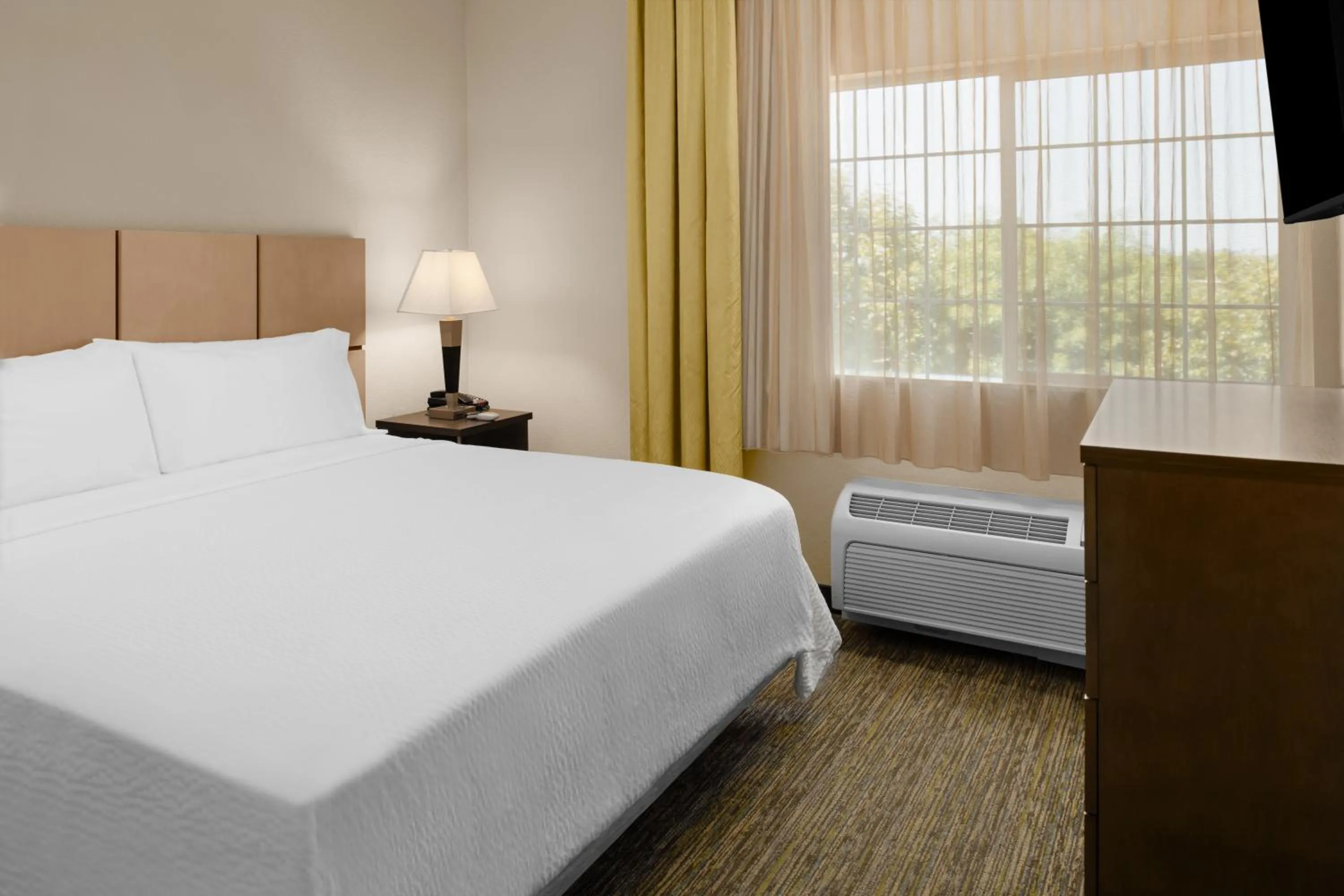 Bedroom, Bed in Candlewood Suites Turlock by IHG