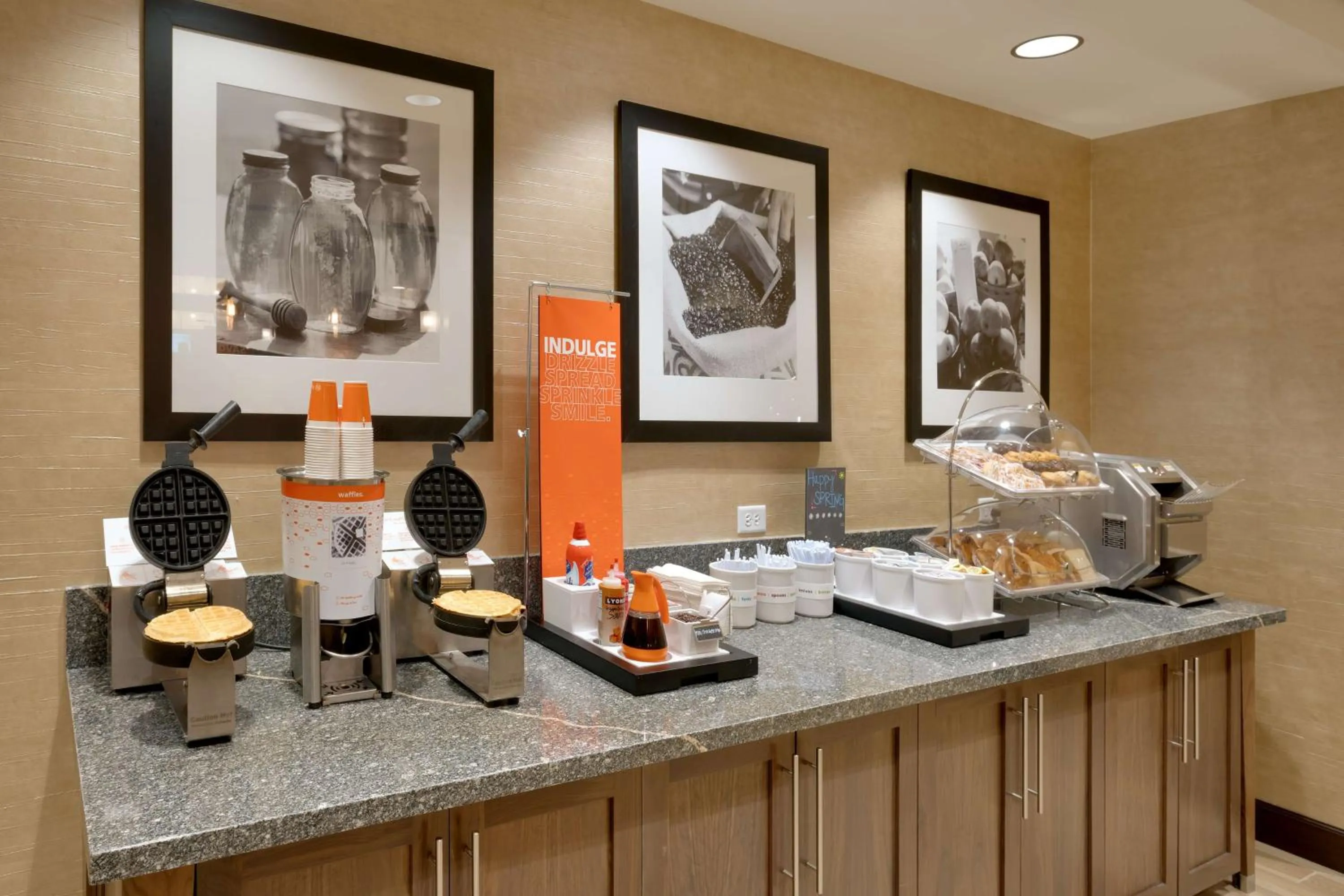 Dining area in Hampton Inn & Suites Rexburg