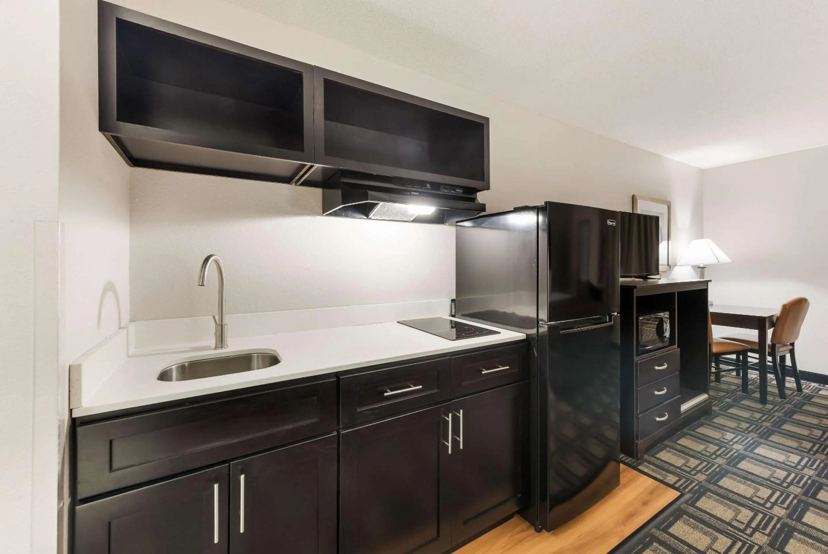 Photo of the whole room in Suburban Studios Mason Hwy 42