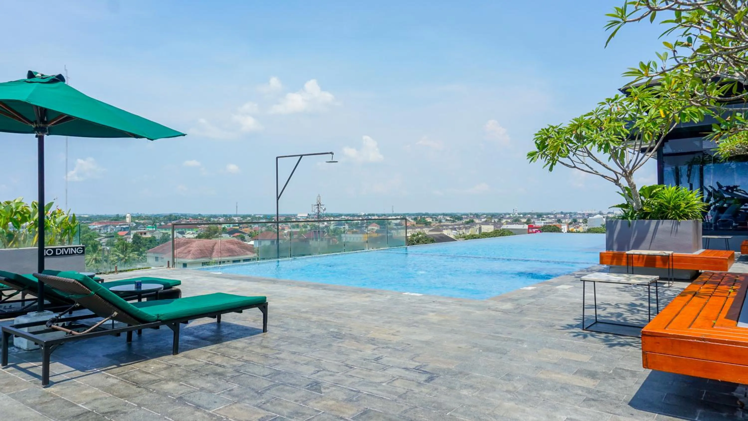 Swimming pool in Wyndham Opi Hotel Palembang