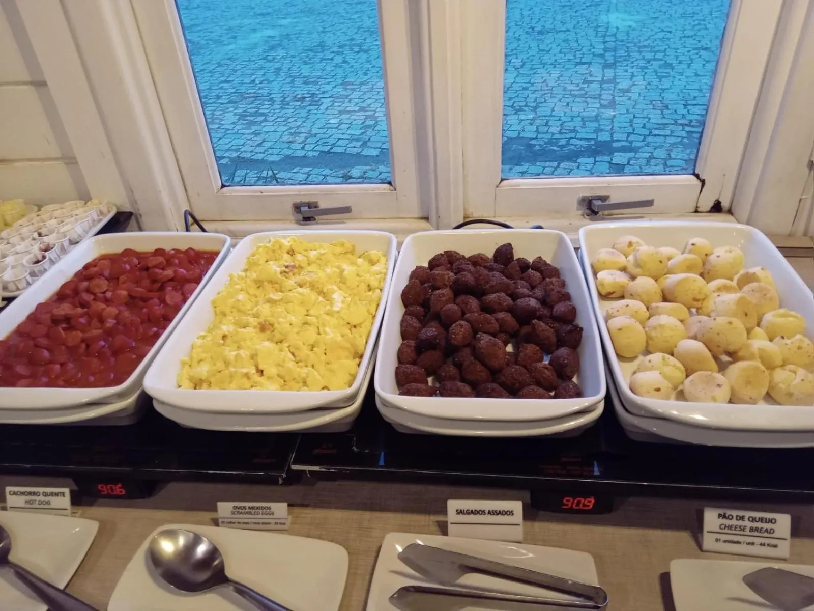 Buffet breakfast in Hotel 10 Itajai/Navegantes