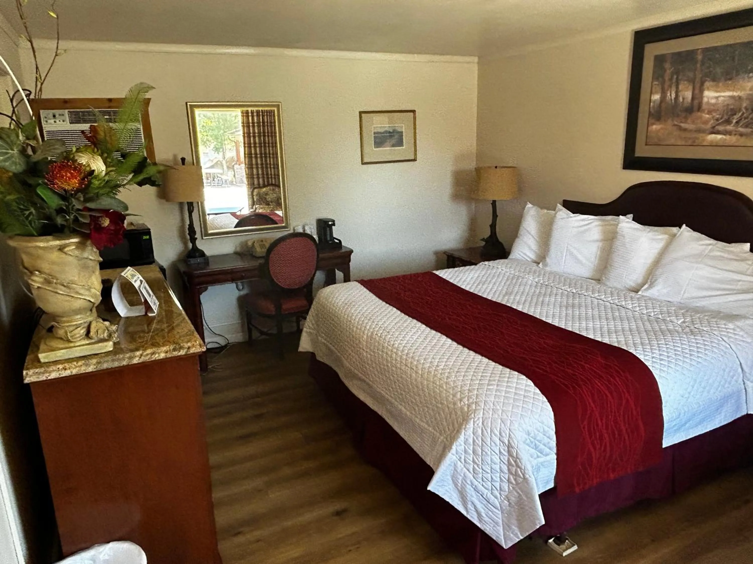 Bed in Rainbow Lodge and Inn