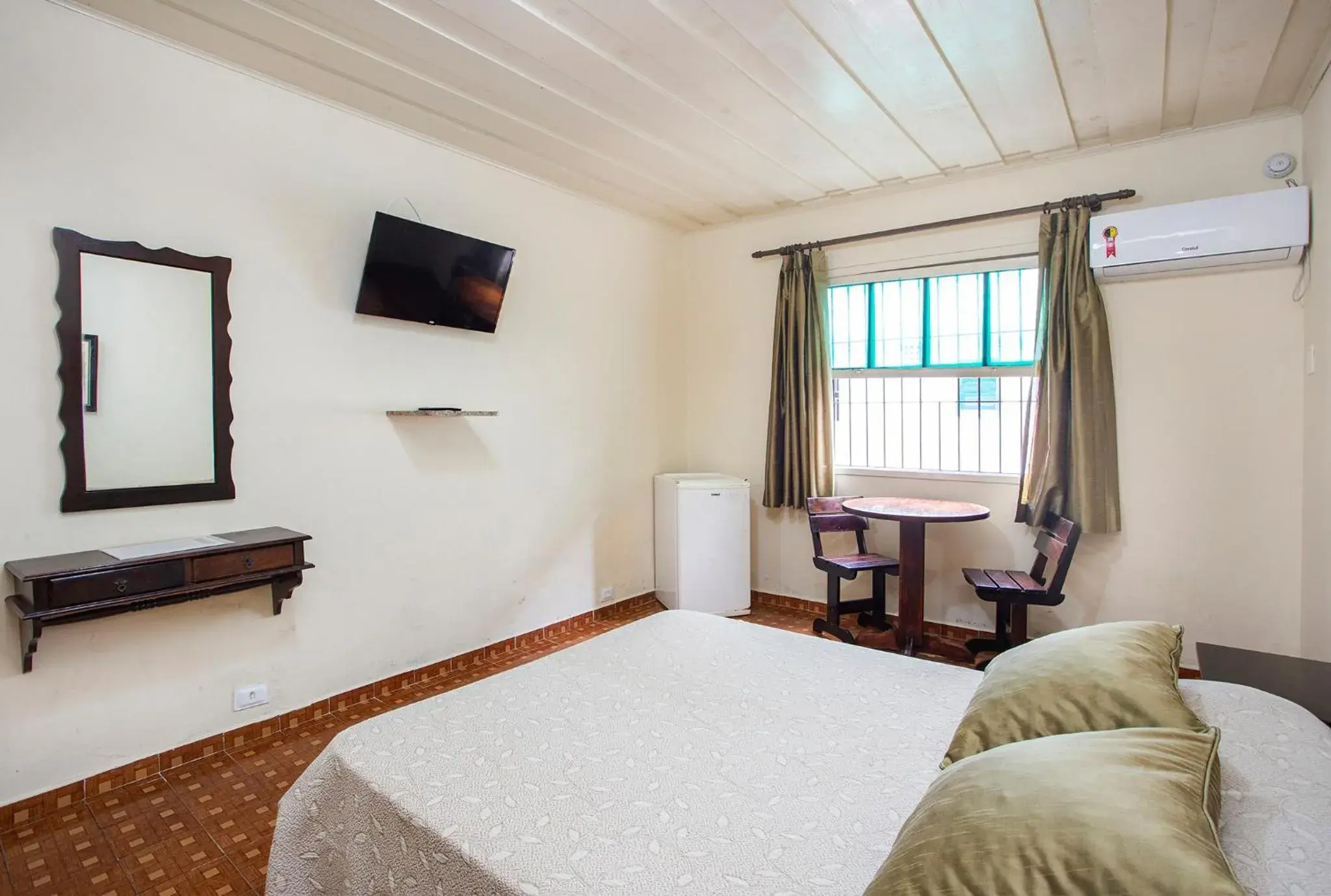 TV and multimedia, Bed in Hotel Saveiros TV and multimedia, Bed in Hotel Saveiros