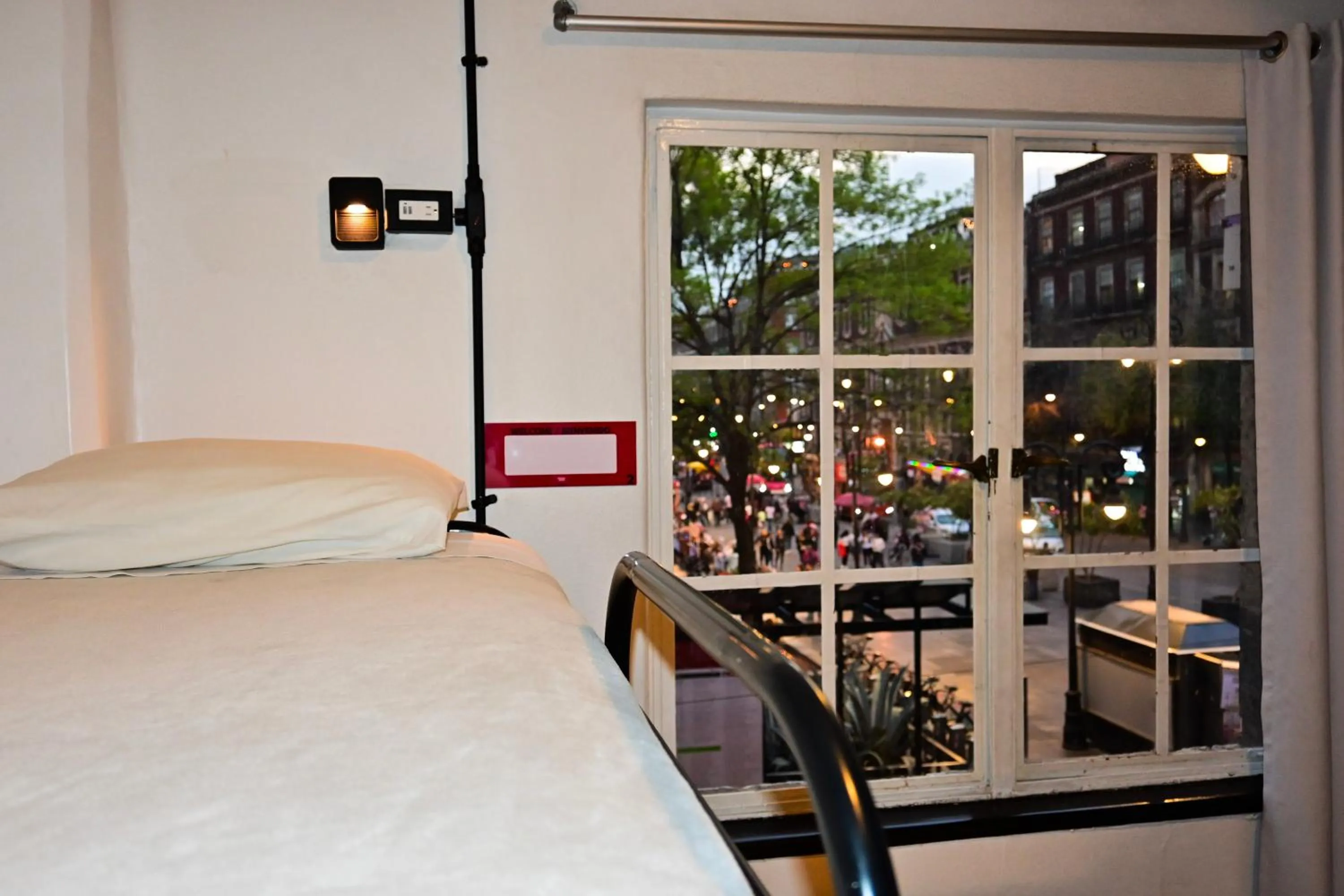 Photo of the whole room, Bed in Hostel Mundo Joven Catedral