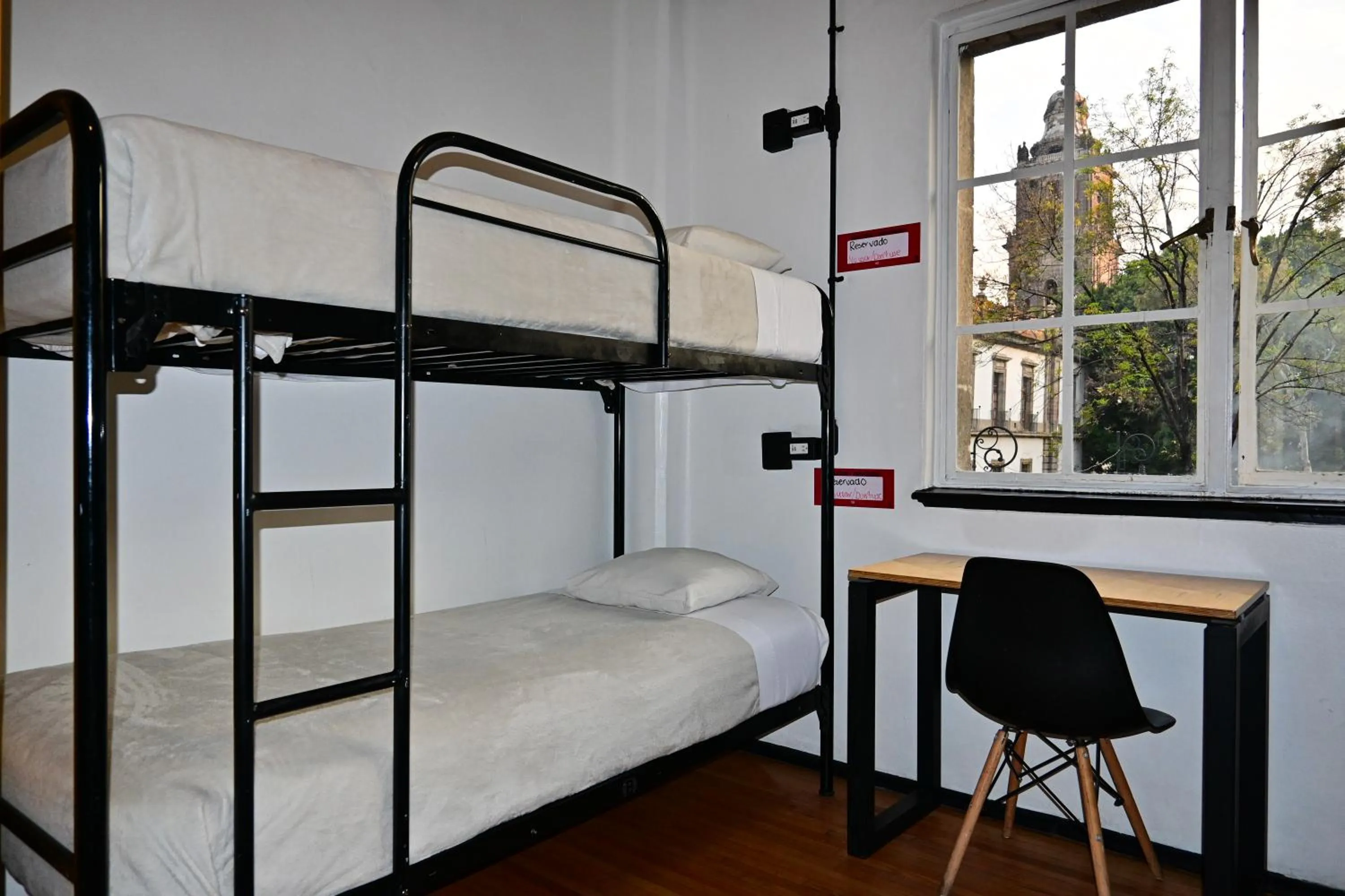 Photo of the whole room, Bed in Hostel Mundo Joven Catedral