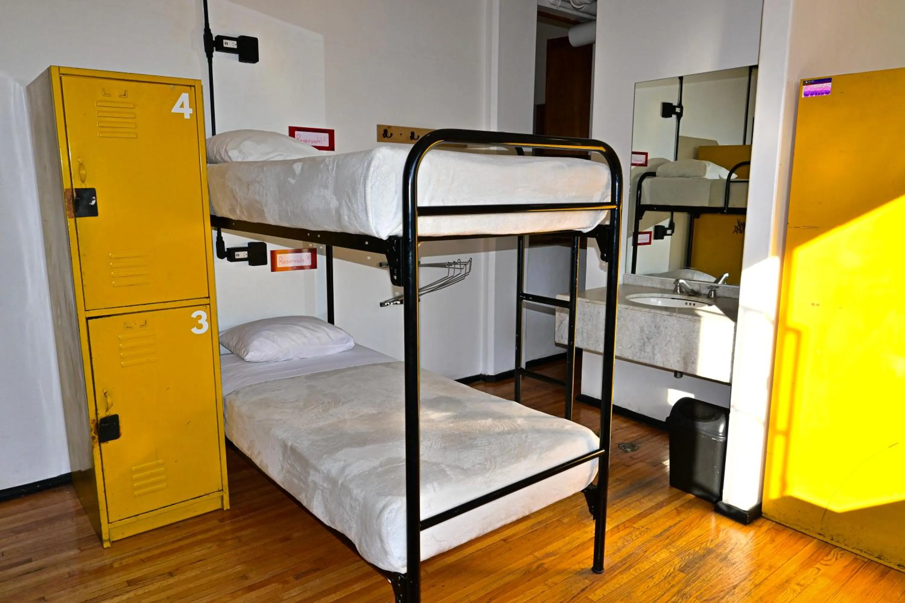 Photo of the whole room, Bed in Hostel Mundo Joven Catedral