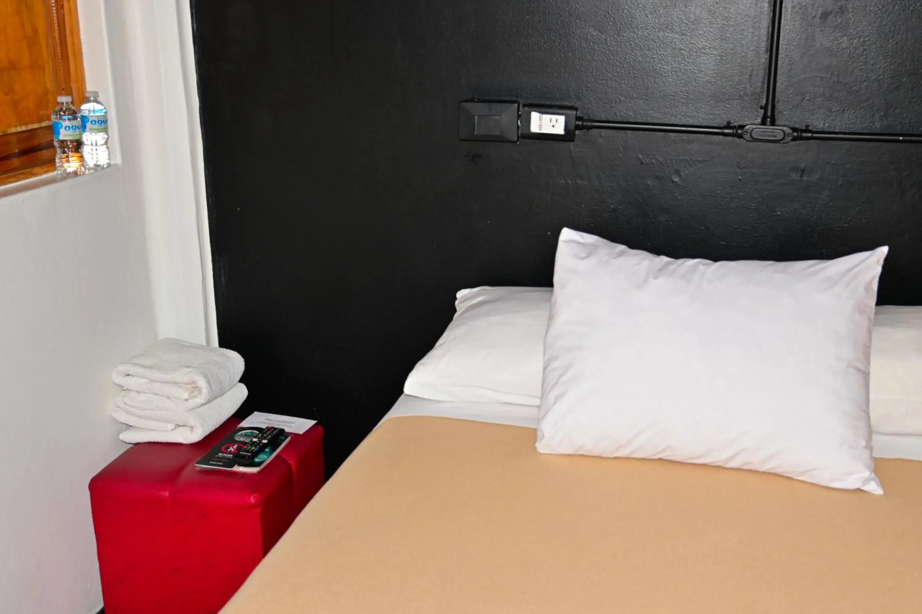 Double Room with Shared Bathroom in Hostel Mundo Joven Catedral Double Room with Shared Bathroom in Hostel Mundo Joven Catedral