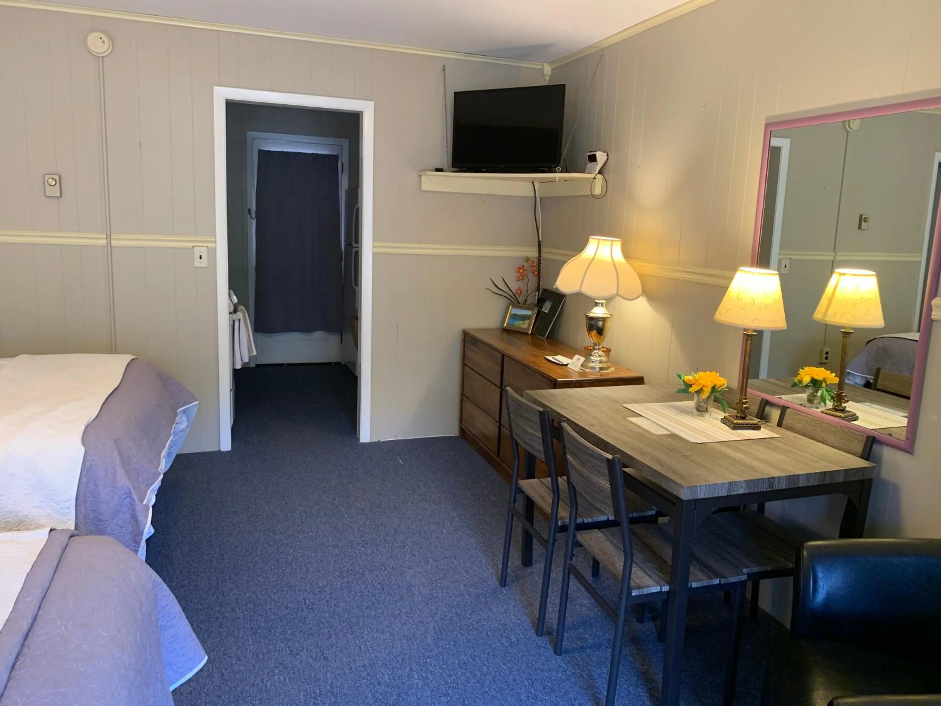 Bed in Starlite Motel & Suites