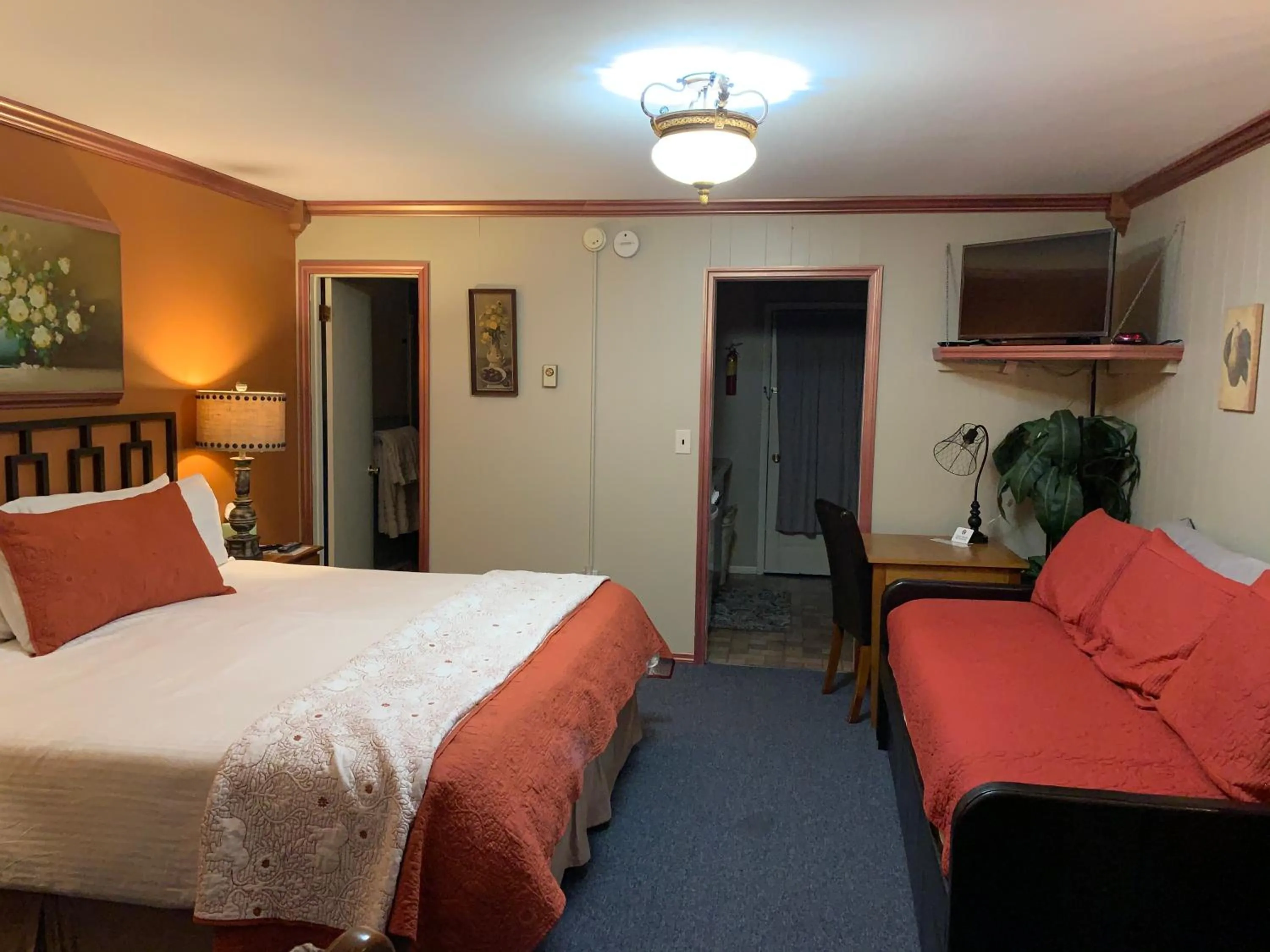 Bed in Starlite Motel & Suites