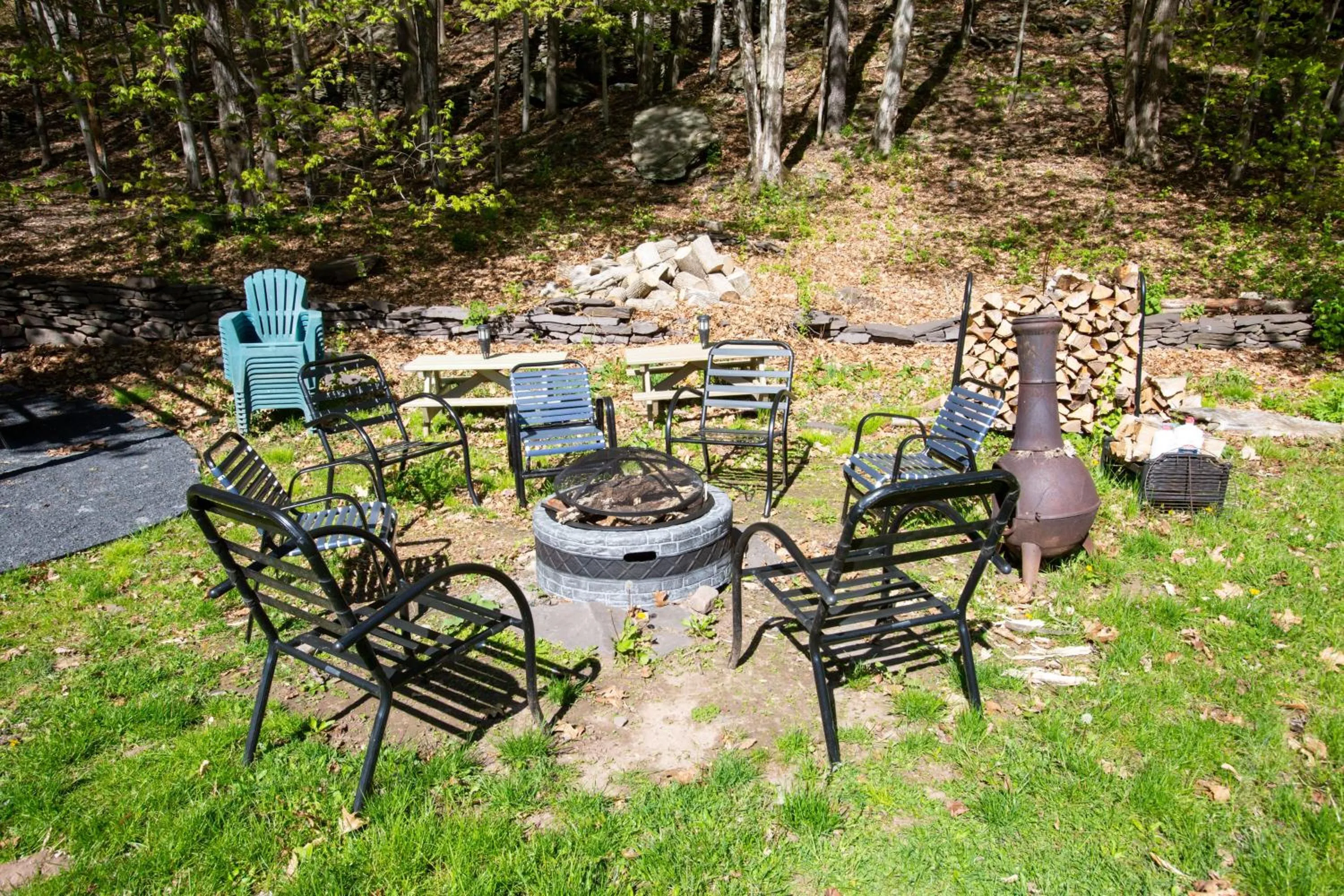 Starlite Motel & Suites