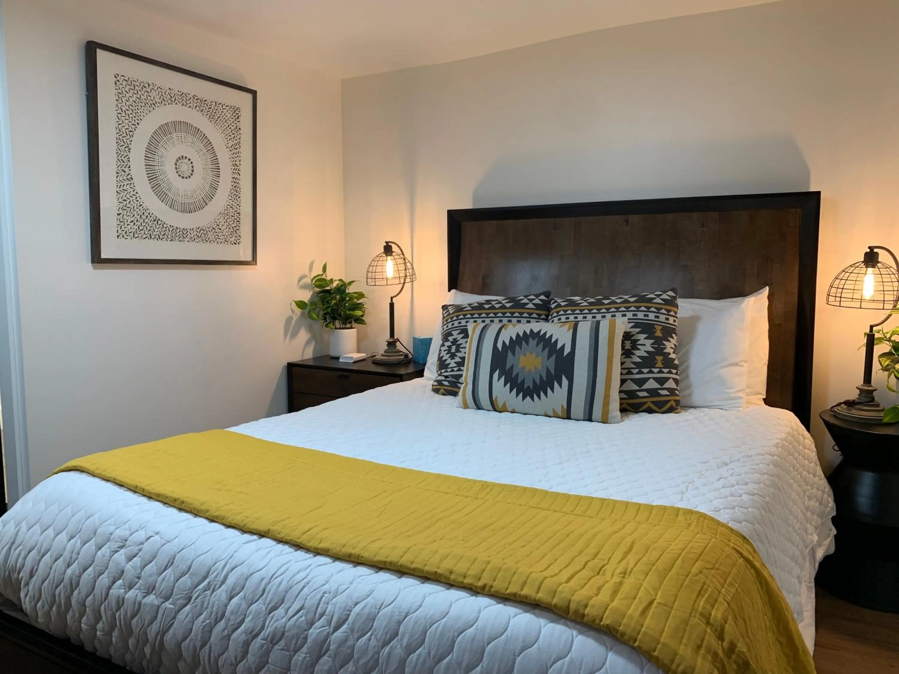 Bed in Starlite Motel & Suites