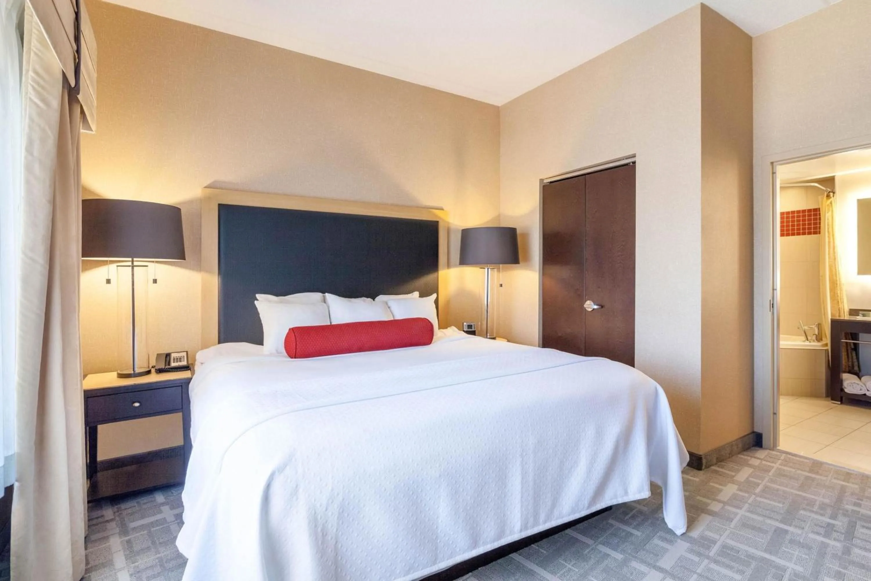 Bedroom, Bed in Cambria Hotel Pittsburgh - Downtown