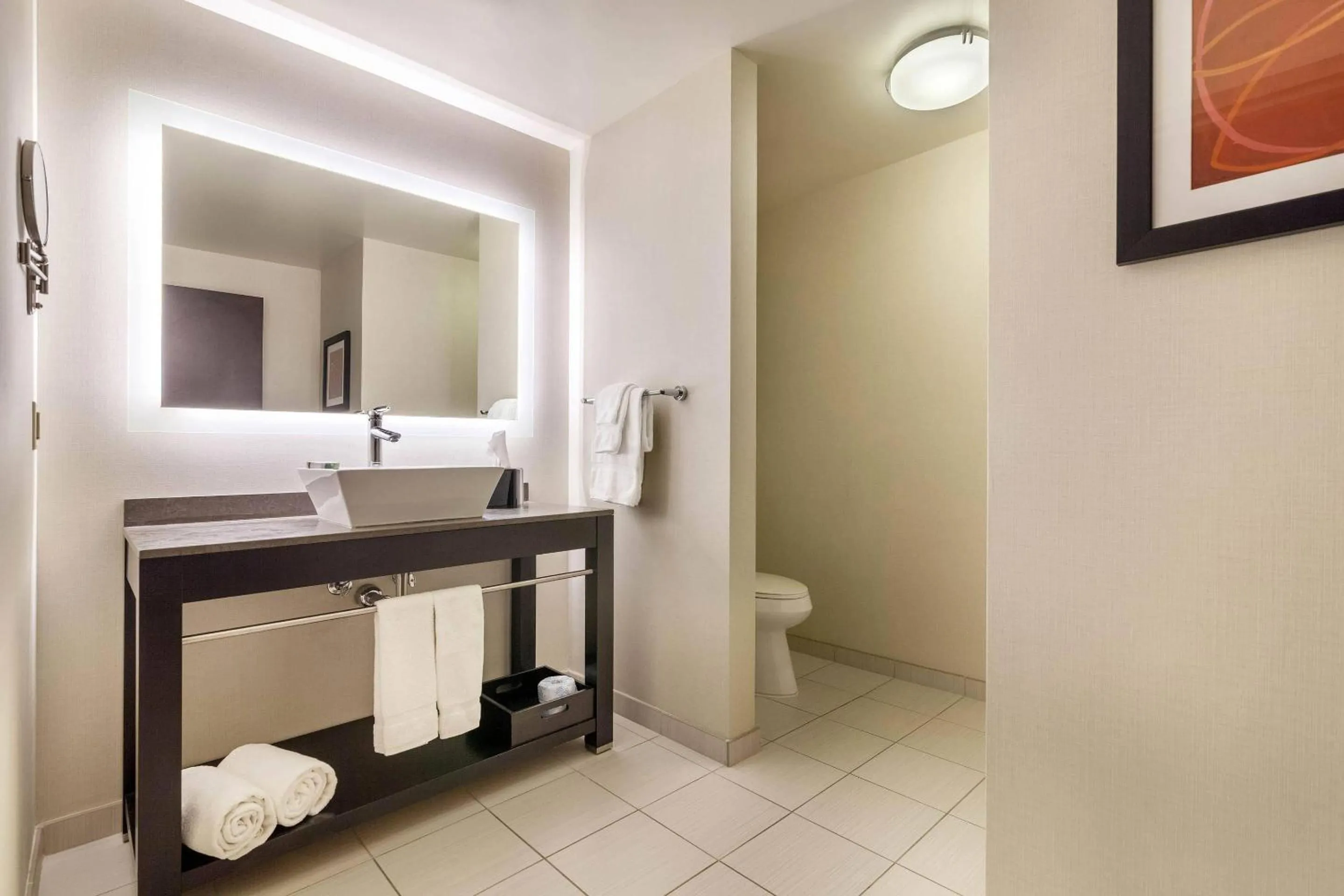 Bedroom in Cambria Hotel Pittsburgh - Downtown