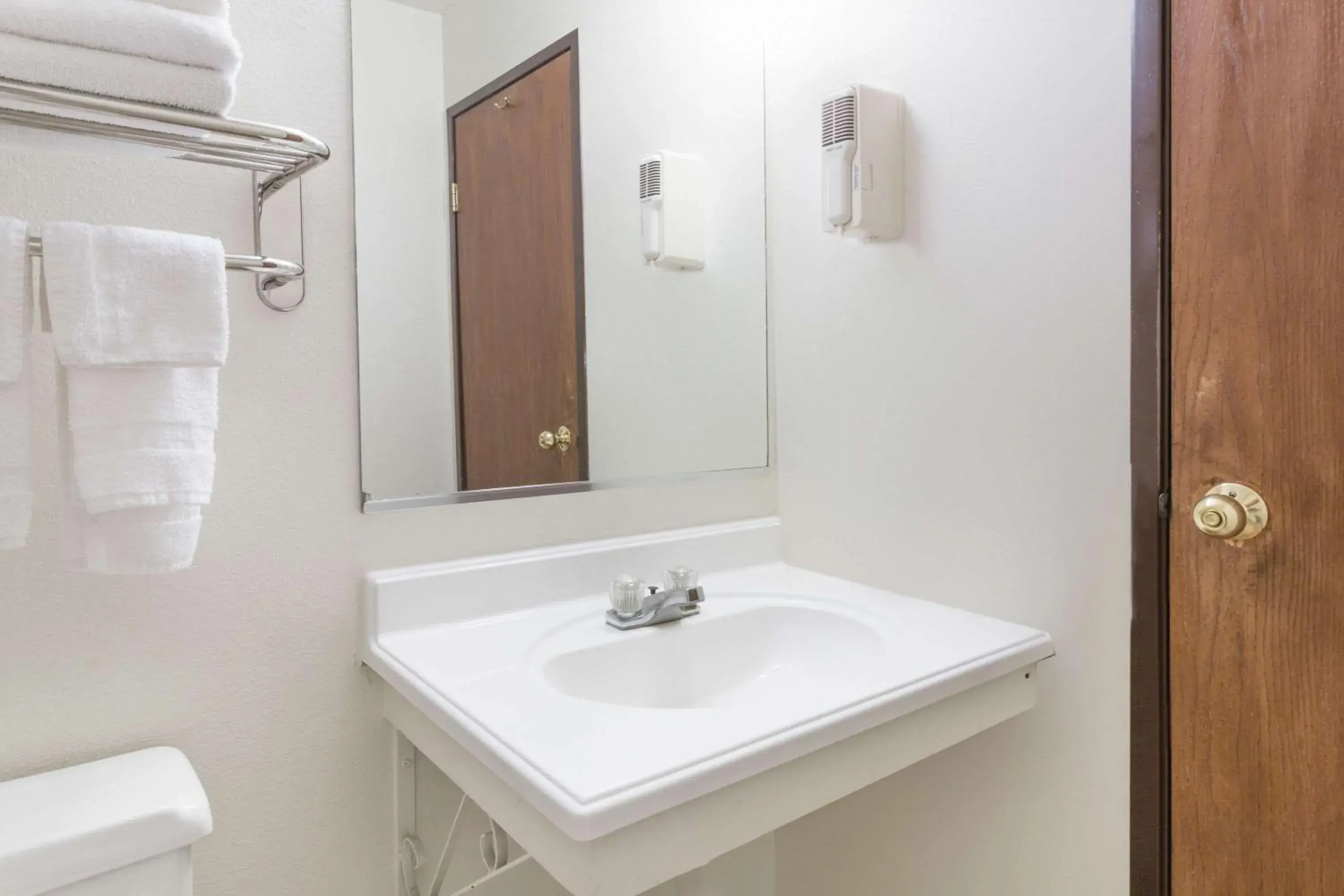 Bathroom in Super 8 by Wyndham Colorado Springs/Chestnut Street Bathroom in Super 8 by Wyndham Colorado Springs/Chestnut Street