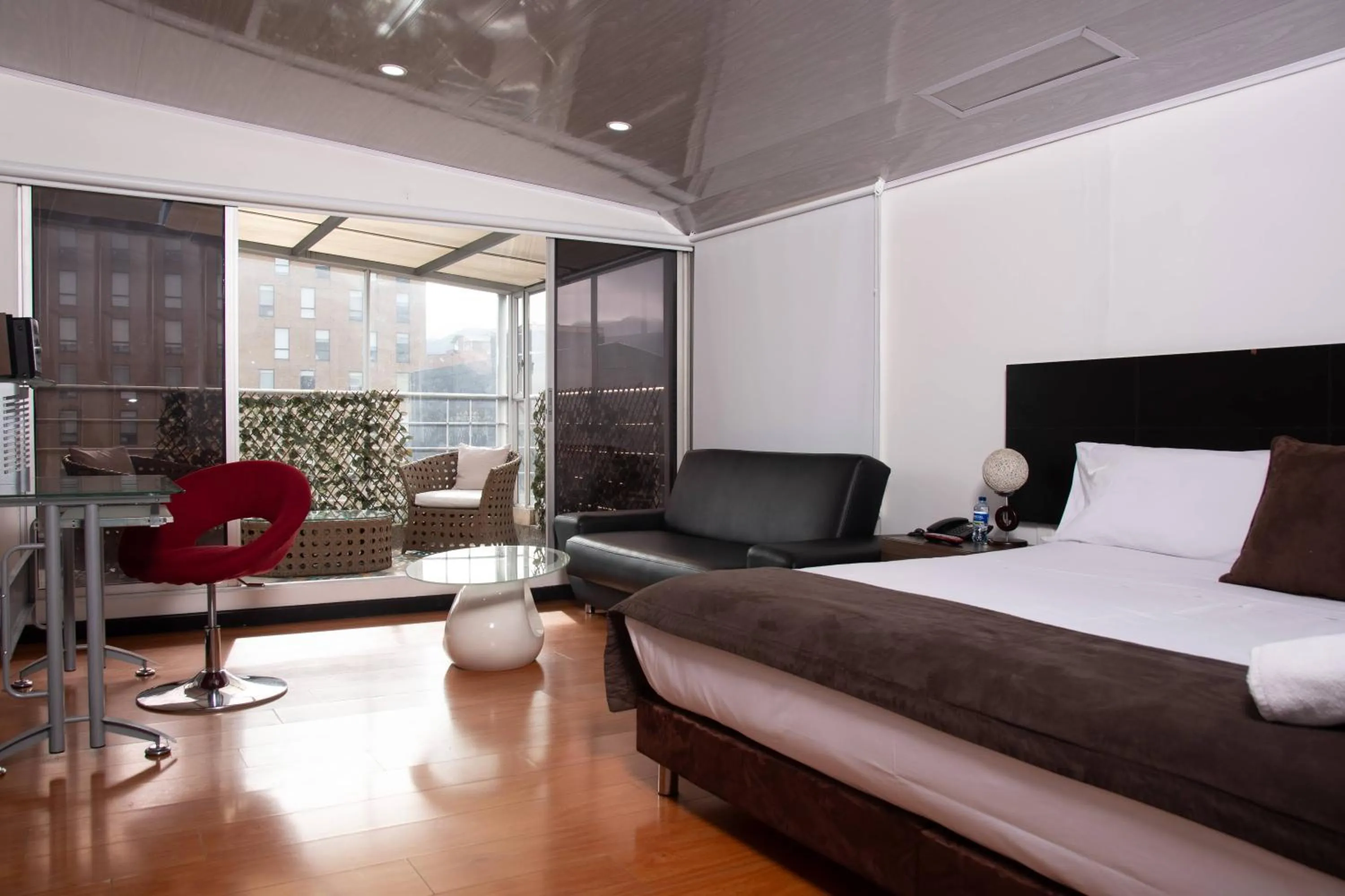 Photo of the whole room, Bed in Hotel Regency Suites La Feria