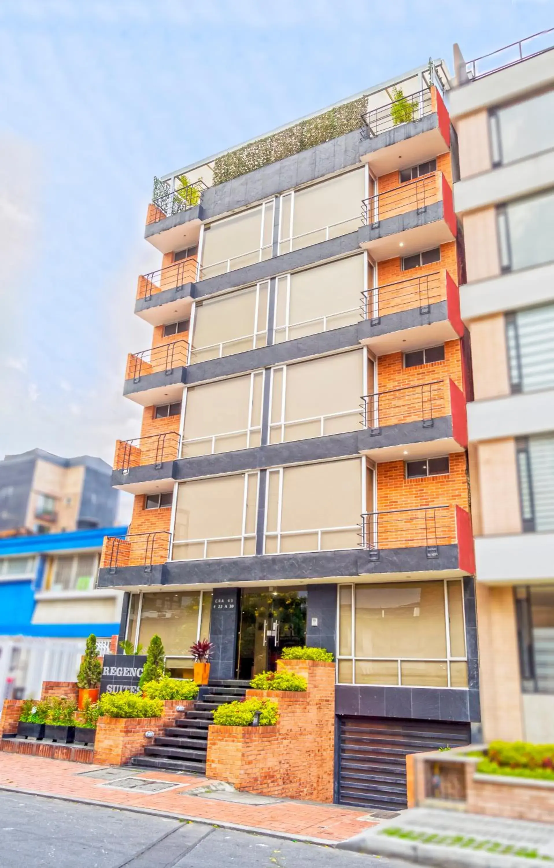 Property building in Hotel Regency Suites La Feria Property building in Hotel Regency Suites La Feria
