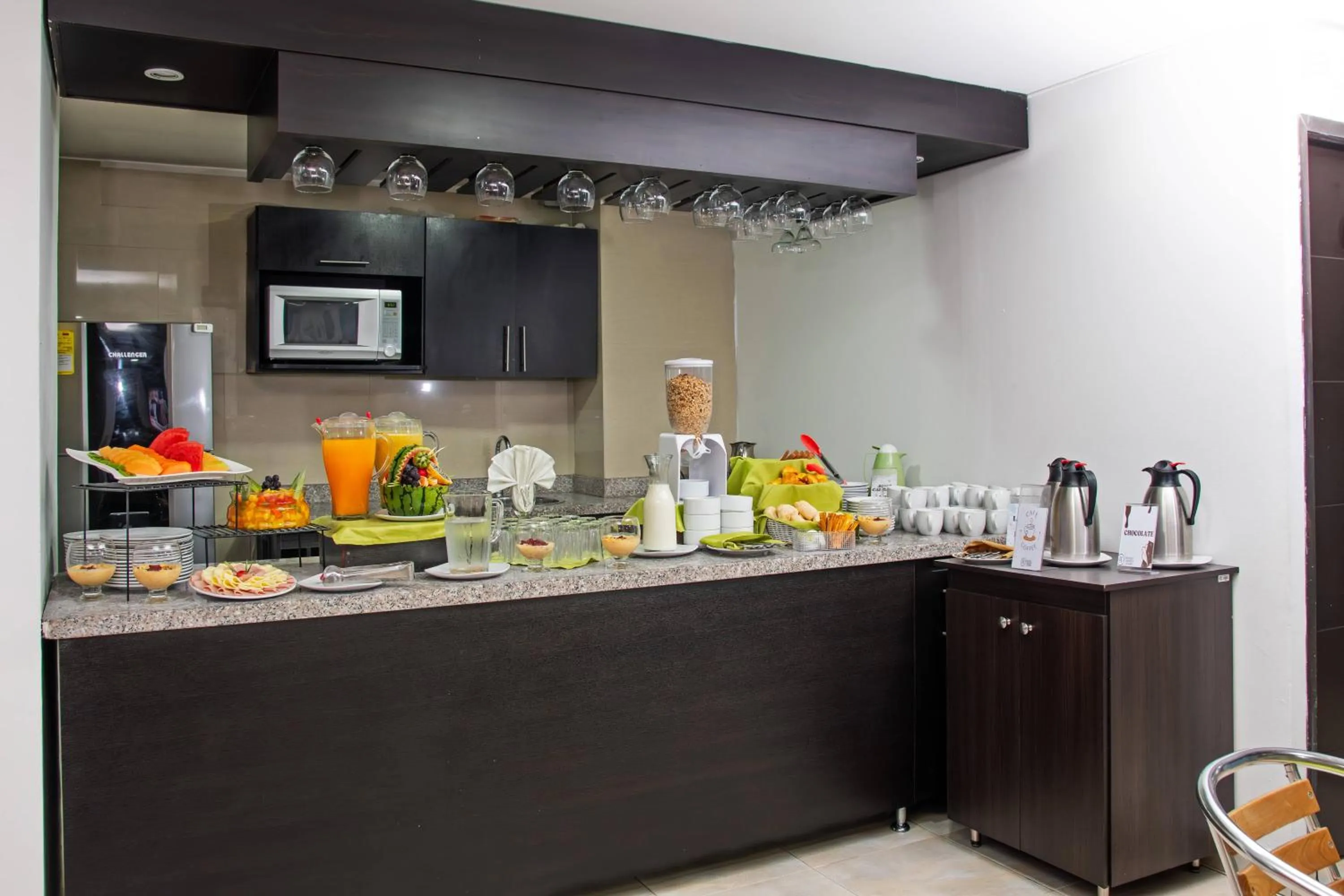 Buffet breakfast in Hotel Regency Suites La Feria