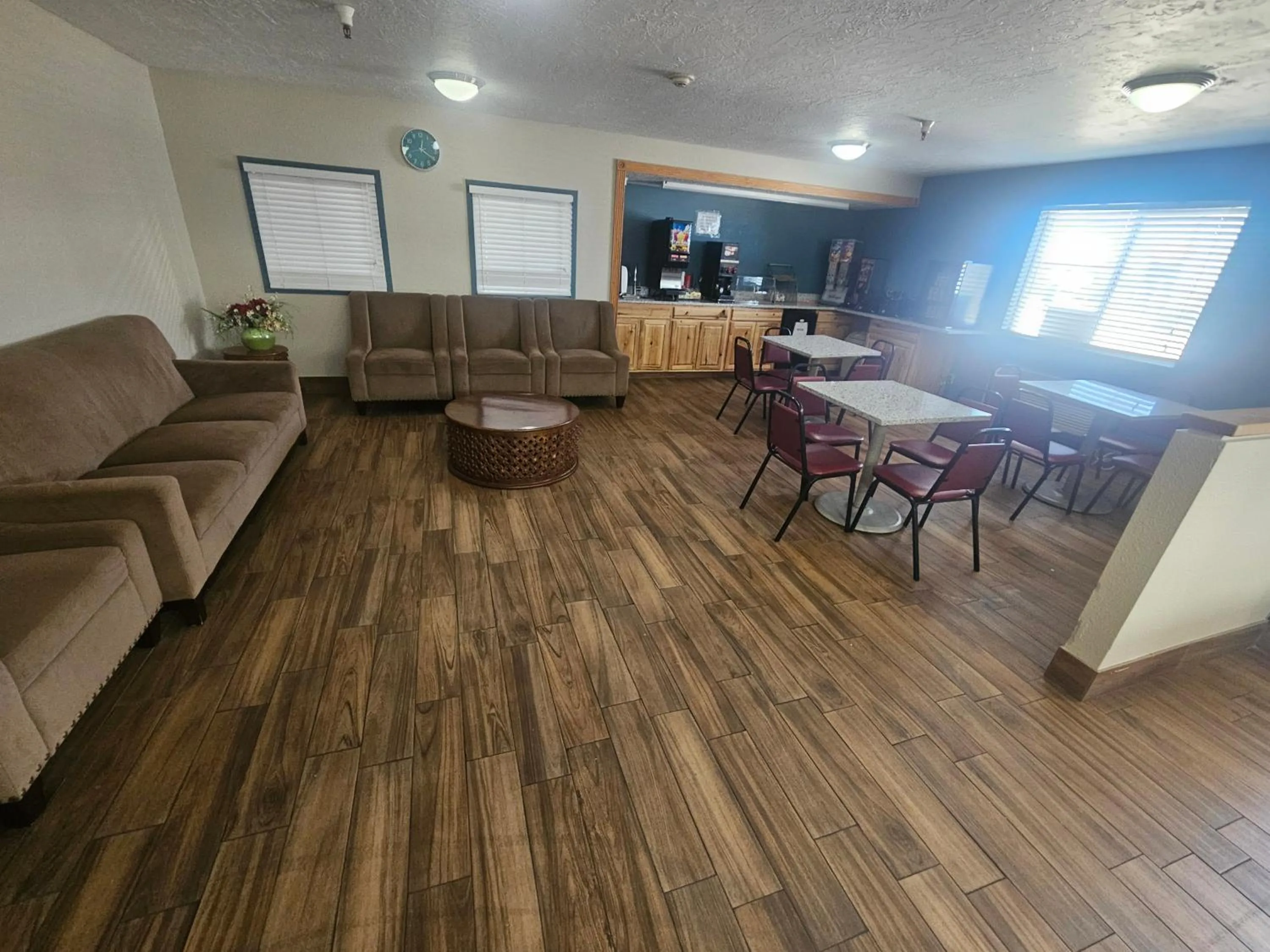 Seating area in Quality Inn Beaver I-15