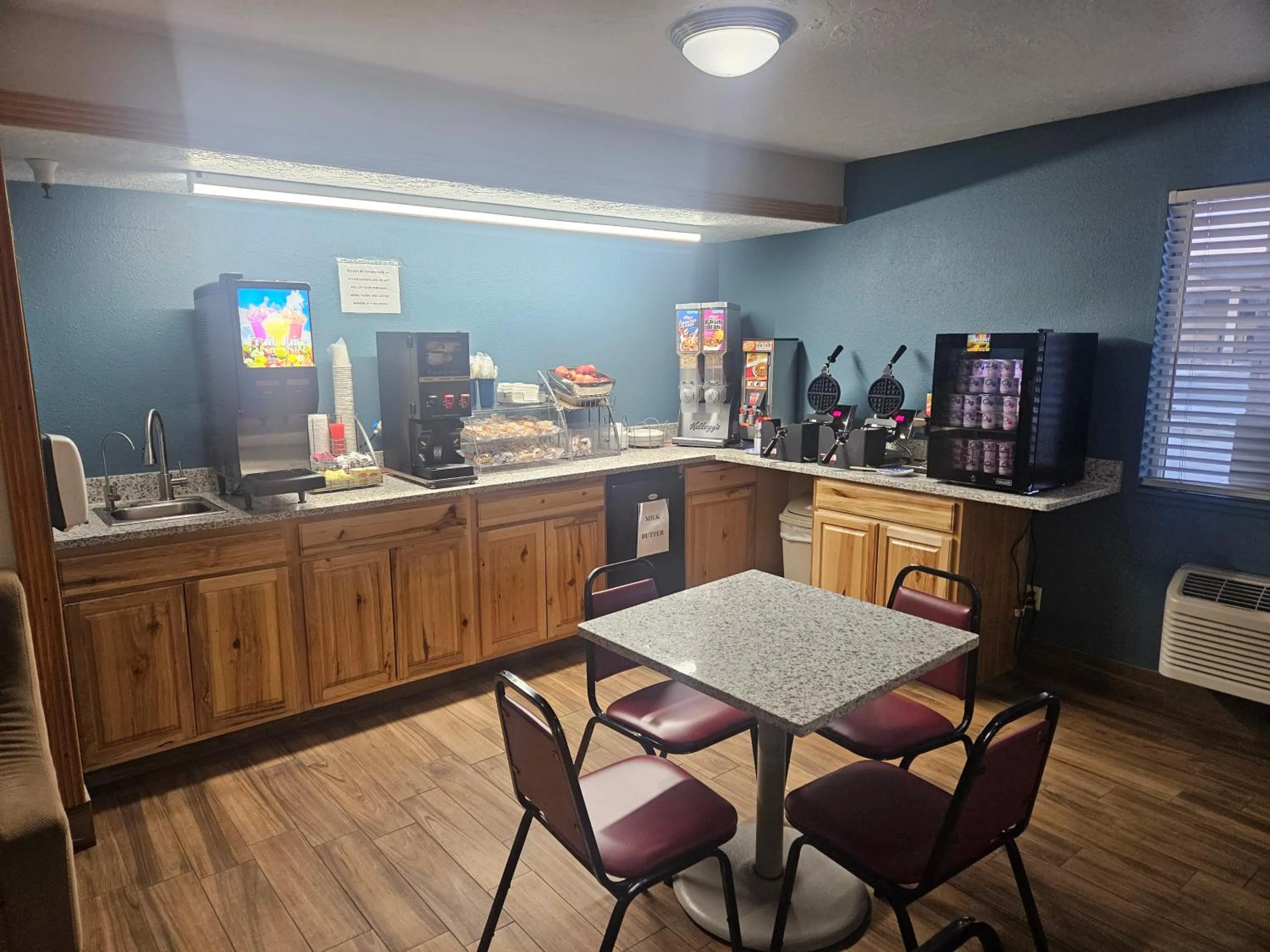 Breakfast in Quality Inn Beaver I-15