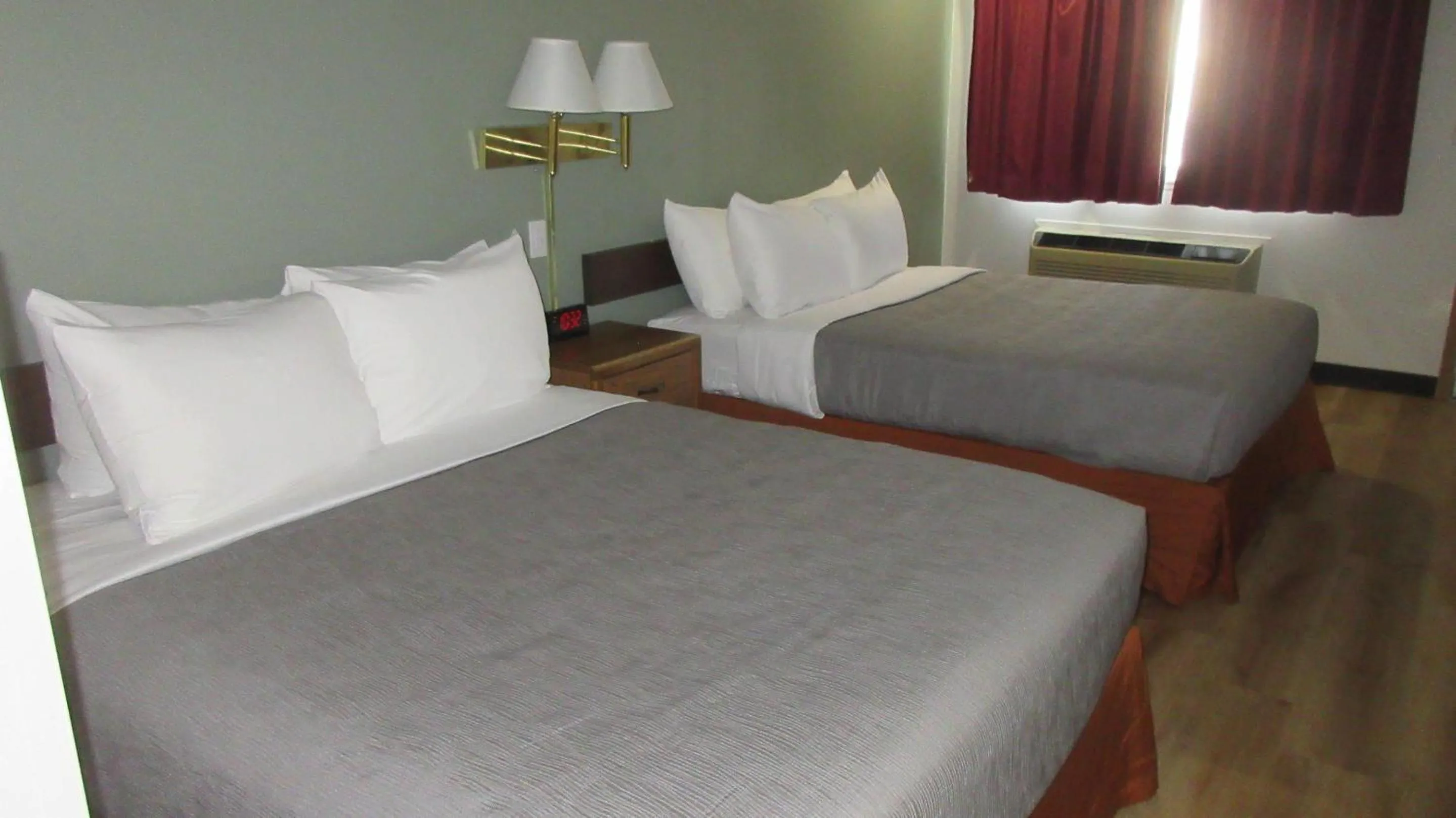 Bedroom, Bed in Quality Inn Beaver I-15