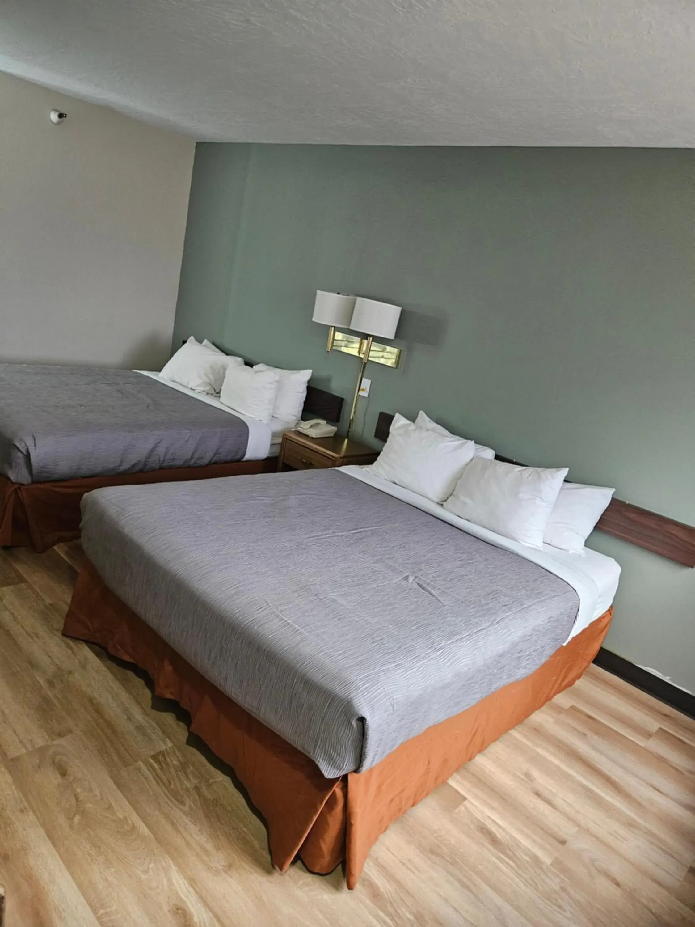 Bedroom, Bed in Quality Inn Beaver I-15 Bedroom, Bed in Quality Inn Beaver I-15