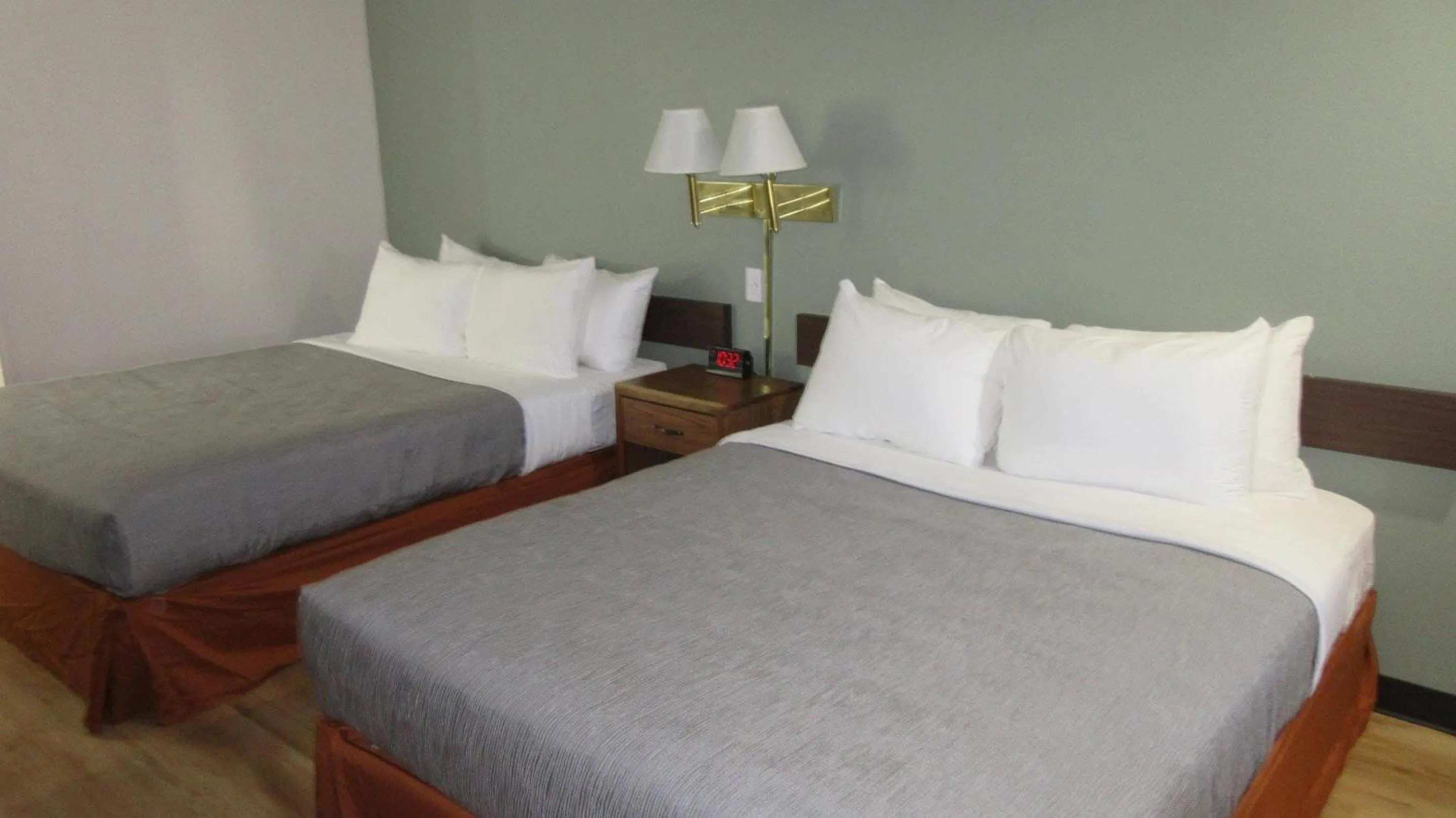 Bedroom, Bed in Quality Inn Beaver I-15