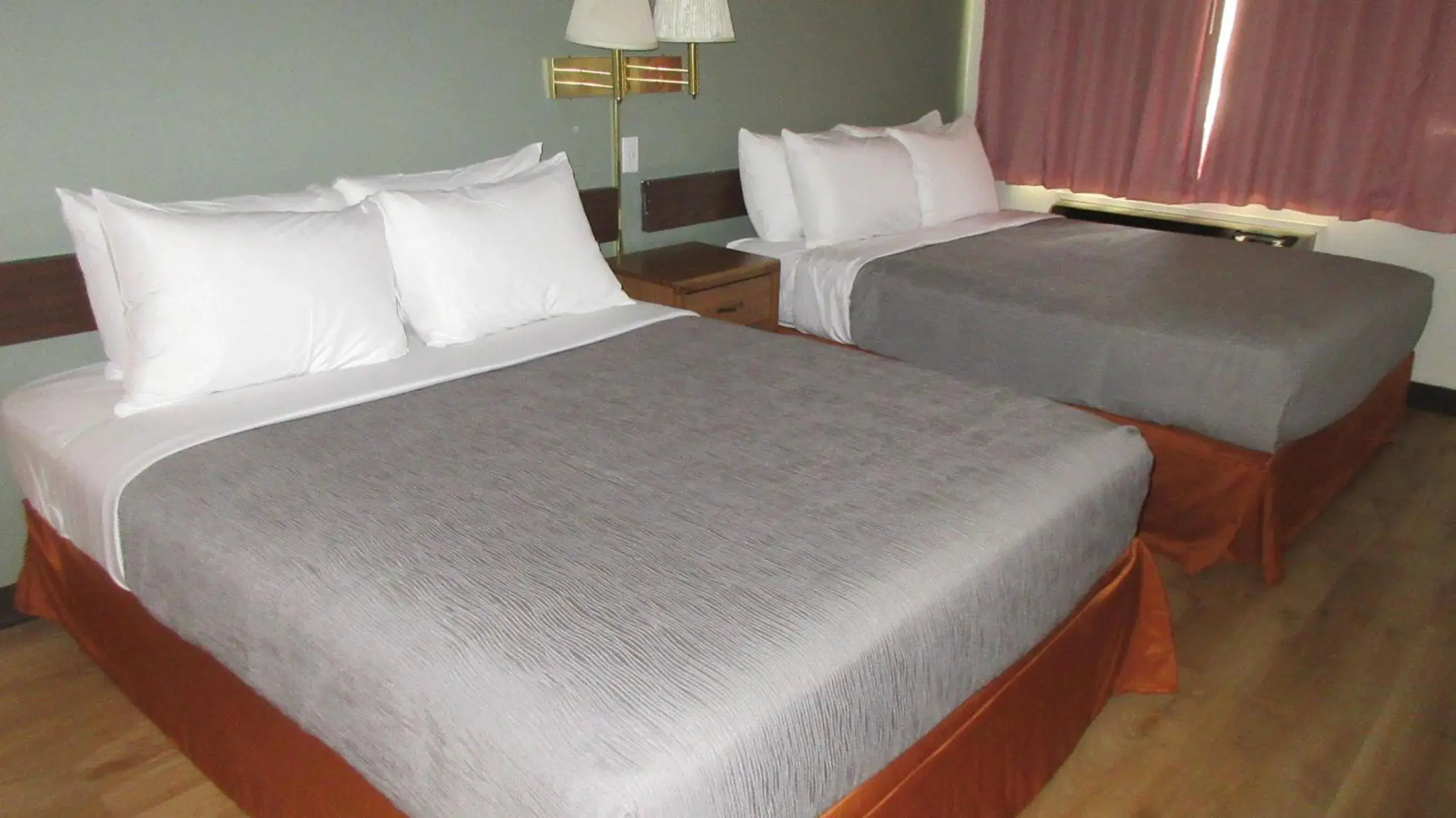 Bedroom, Bed in Quality Inn Beaver I-15 Bedroom, Bed in Quality Inn Beaver I-15