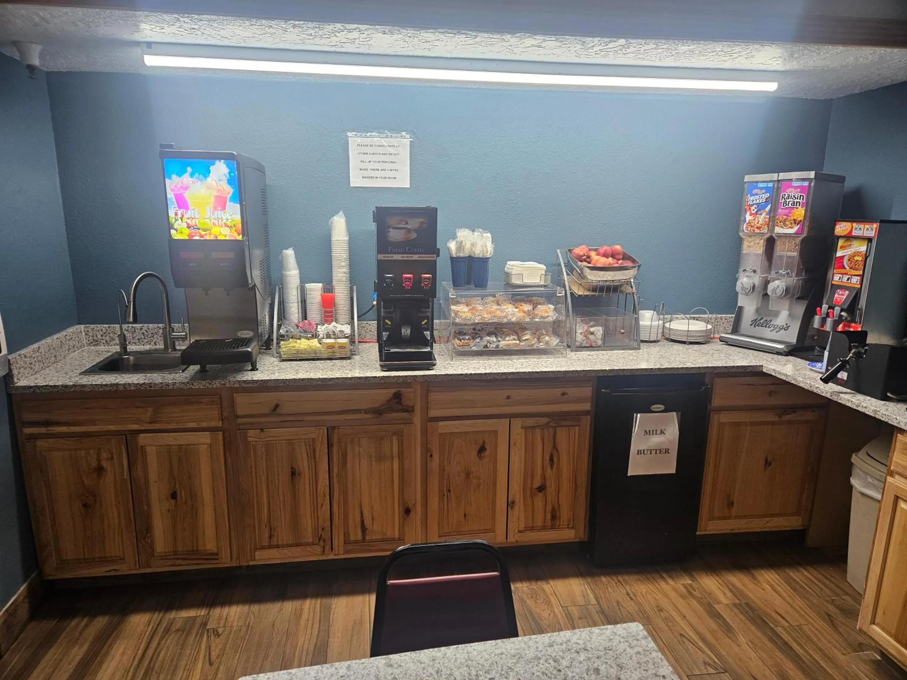 Continental breakfast in Quality Inn Beaver I-15