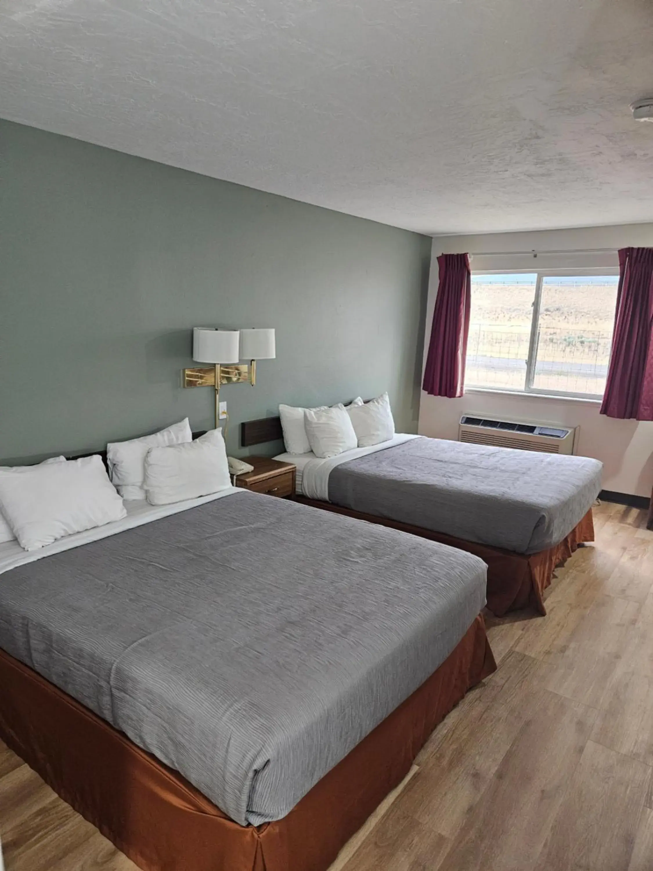 Bedroom, Bed in Quality Inn Beaver I-15 Bedroom, Bed in Quality Inn Beaver I-15