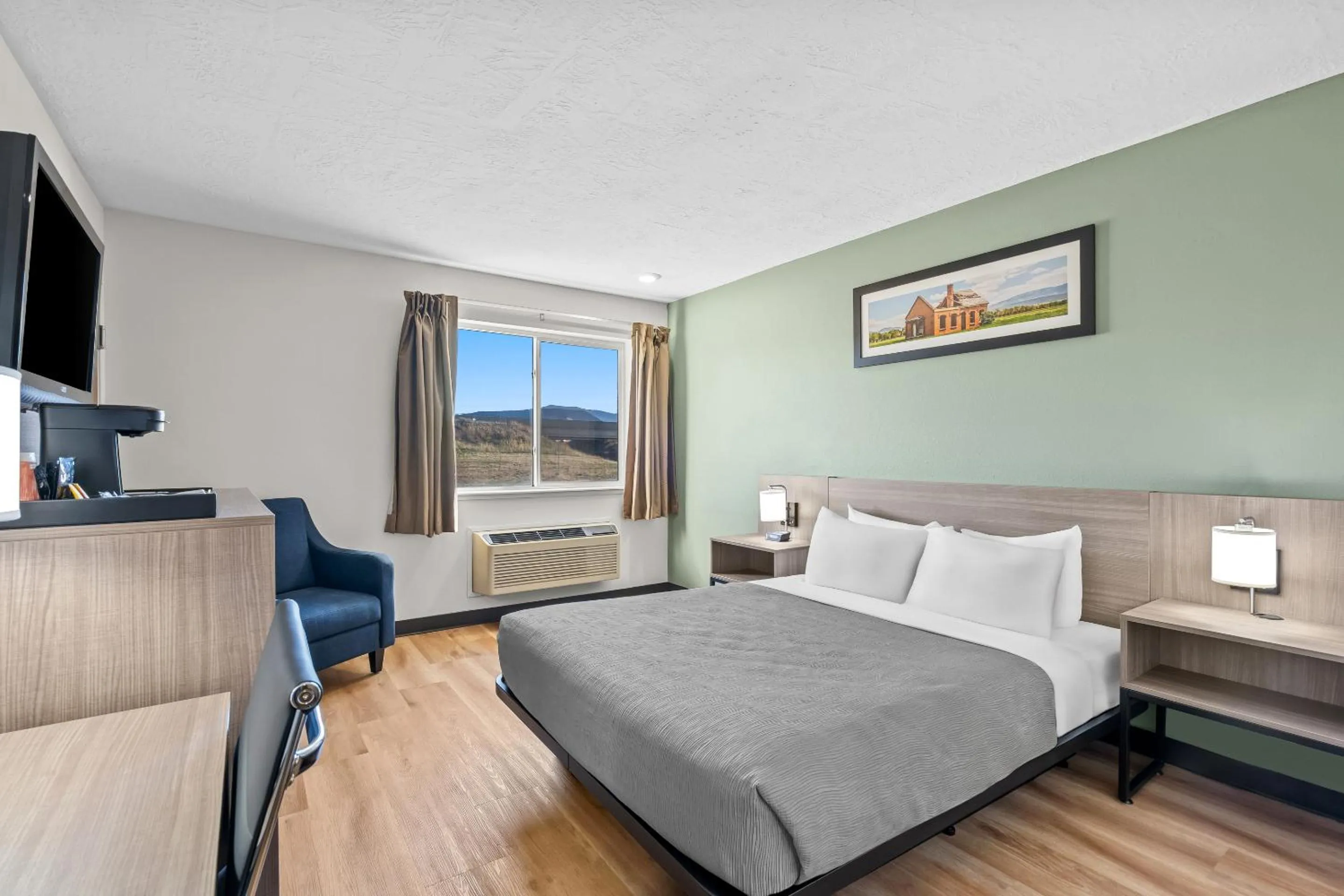 Bed in Quality Inn Beaver I-15