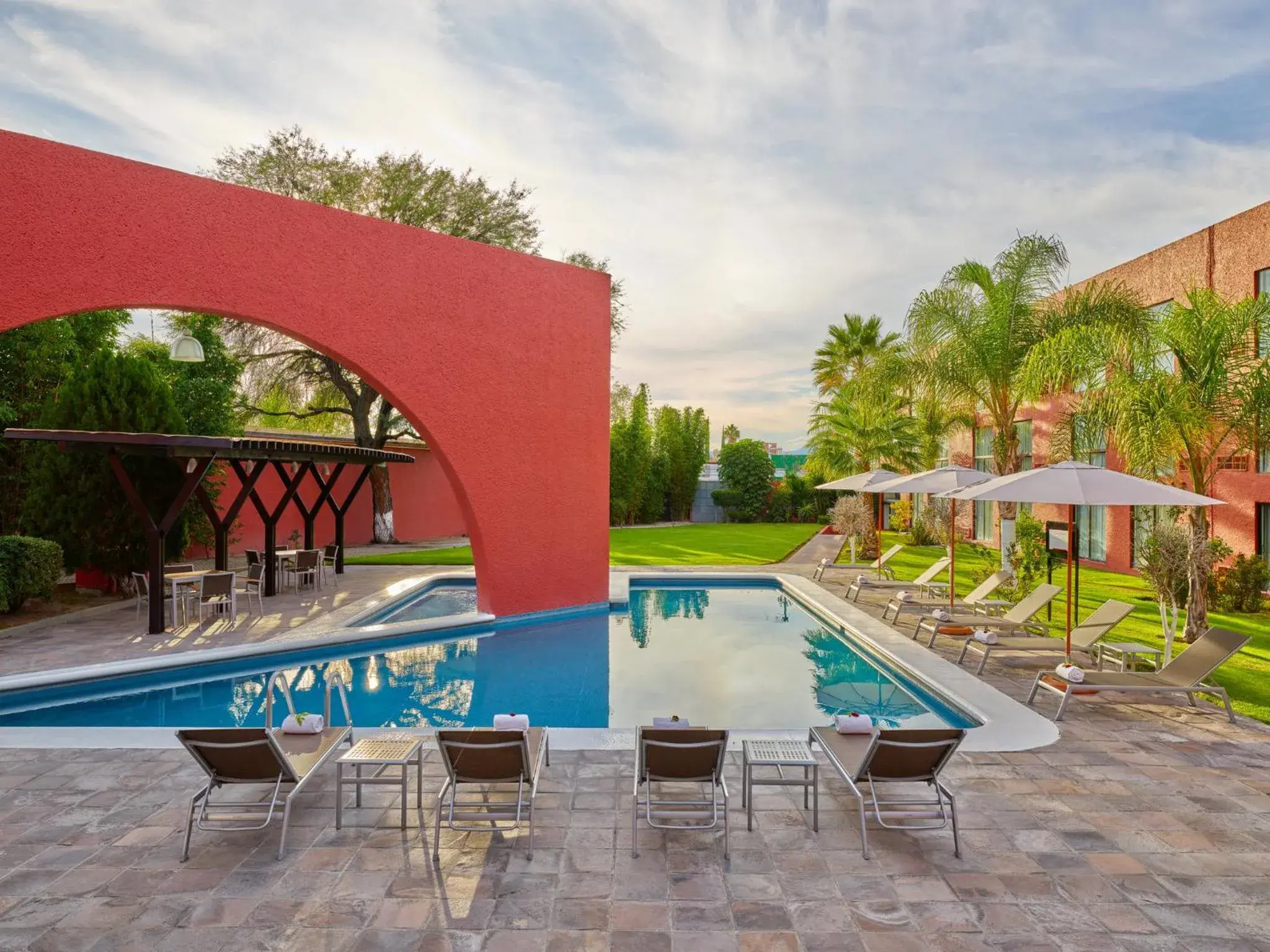 Swimming pool in Fiesta Inn Aguascalientes Swimming pool in Fiesta Inn Aguascalientes
