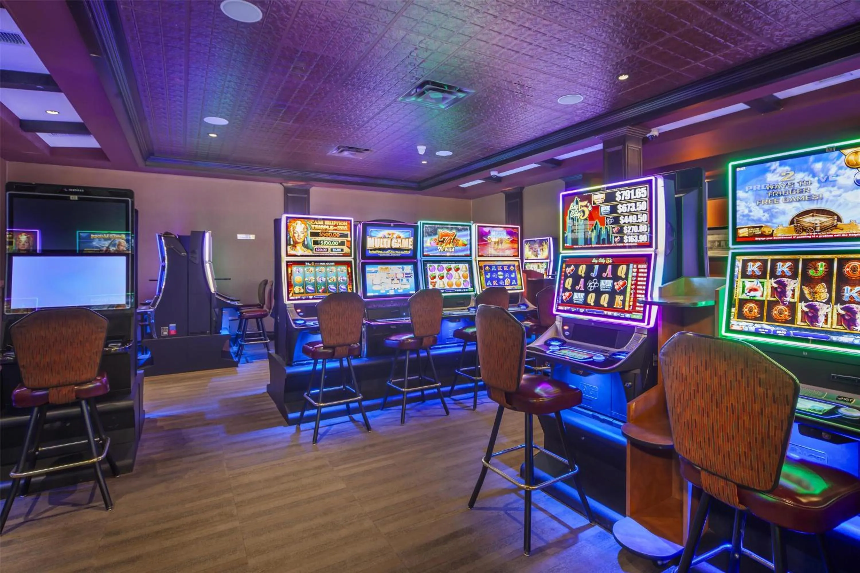 Property building in Best Western Wayside Inn