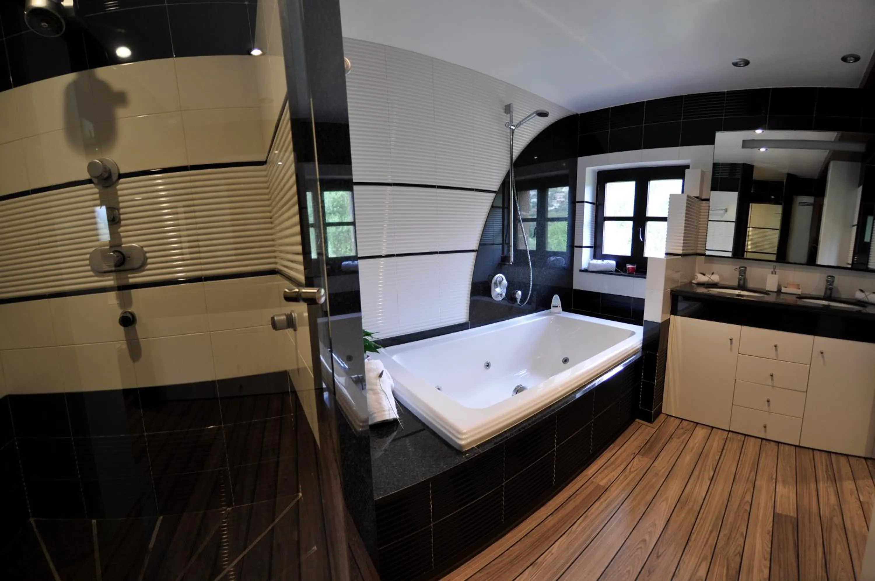 Bathroom, Bed in Petit CostaBravaSi